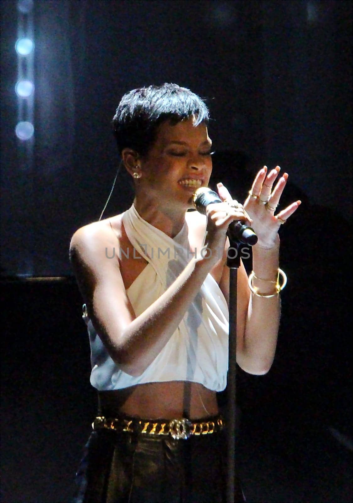 Rihanna presents the song 'Diamonds' at the Rothaus Arena