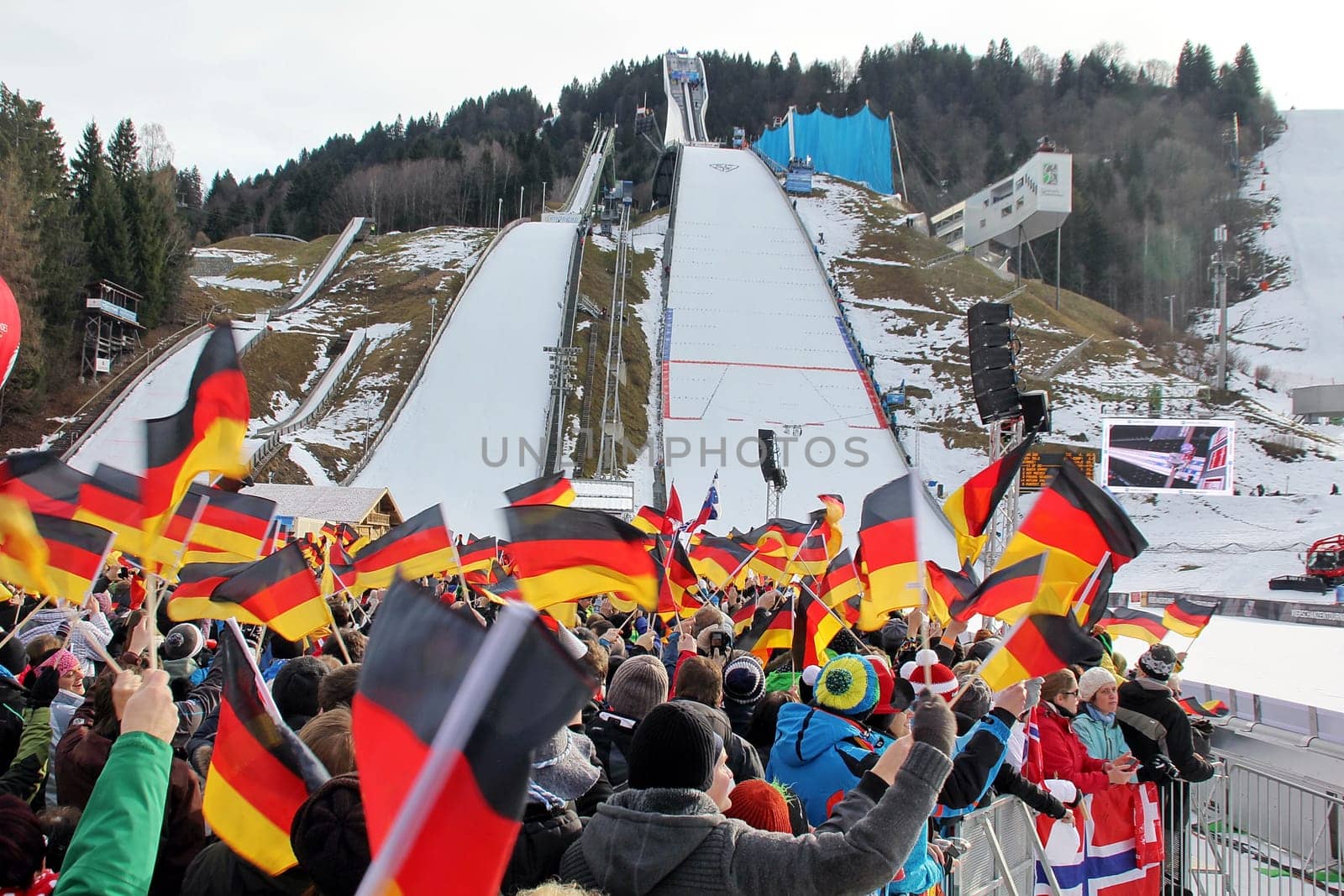 Atmospheric scenery at the New Year's ski jumping in Garmisch-Partenkirchen