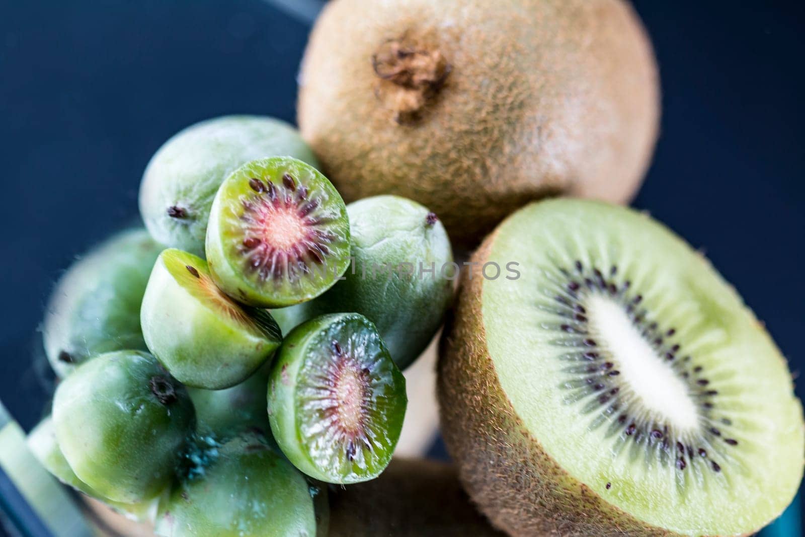 Kiwi and Kiwiberry