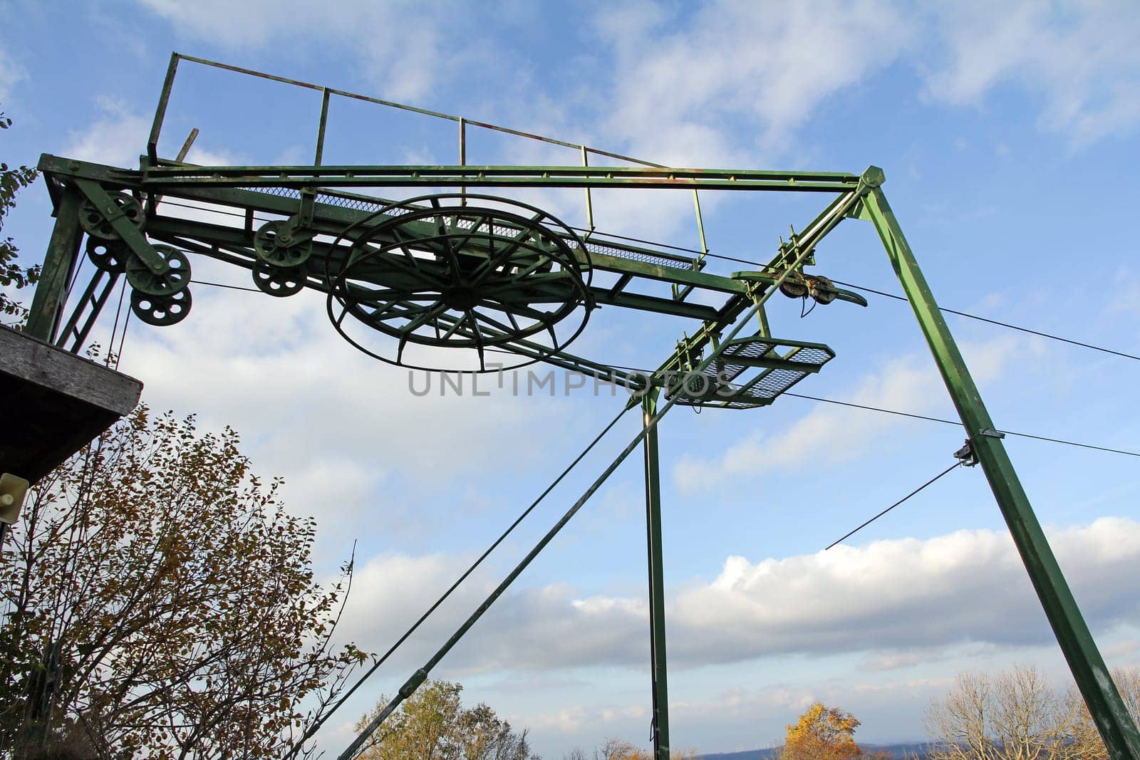 Ironing lift end or ironing lift exit at an old ski lift