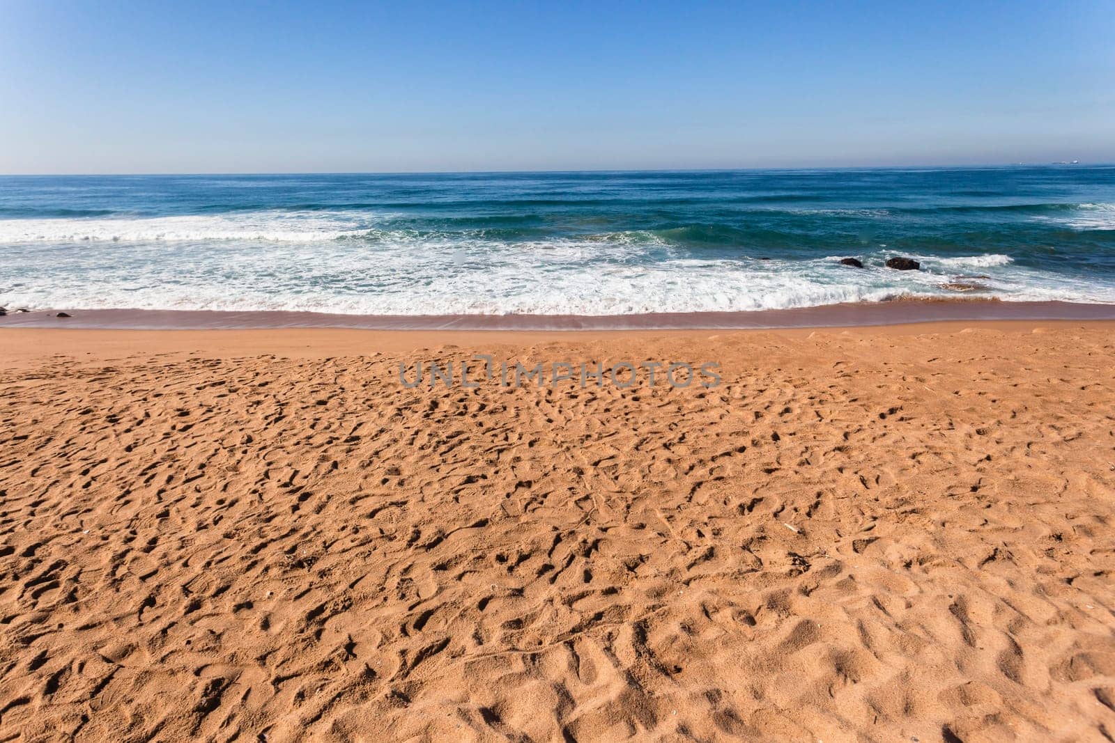 Beach blue ocean waves horizon landscape