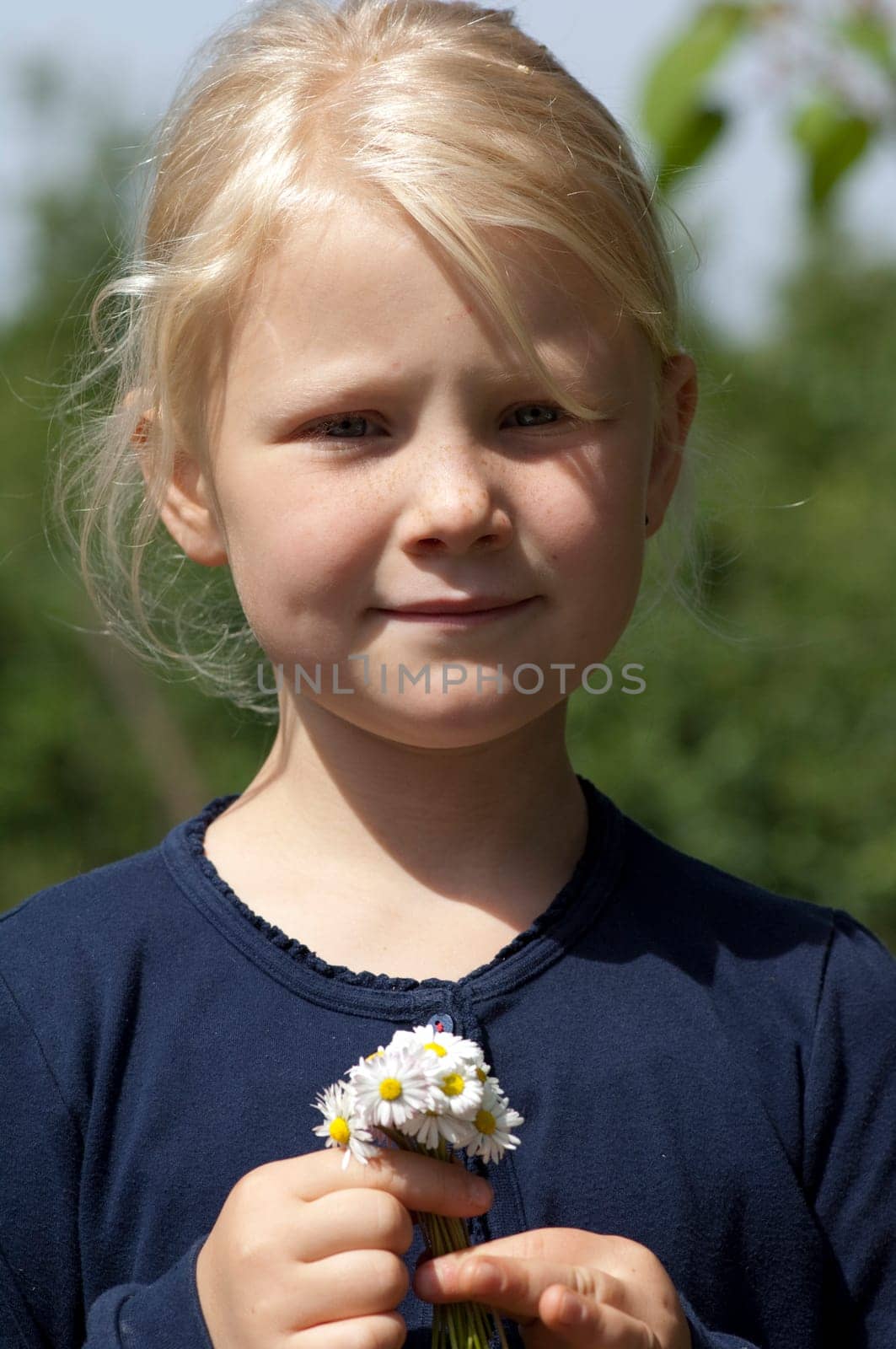 Maedchen,play,Straeusschen