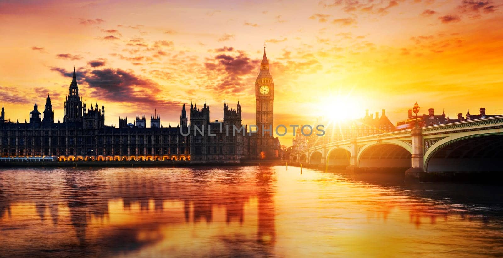 Big Ben and Houses of parliament at dusk, London, UK