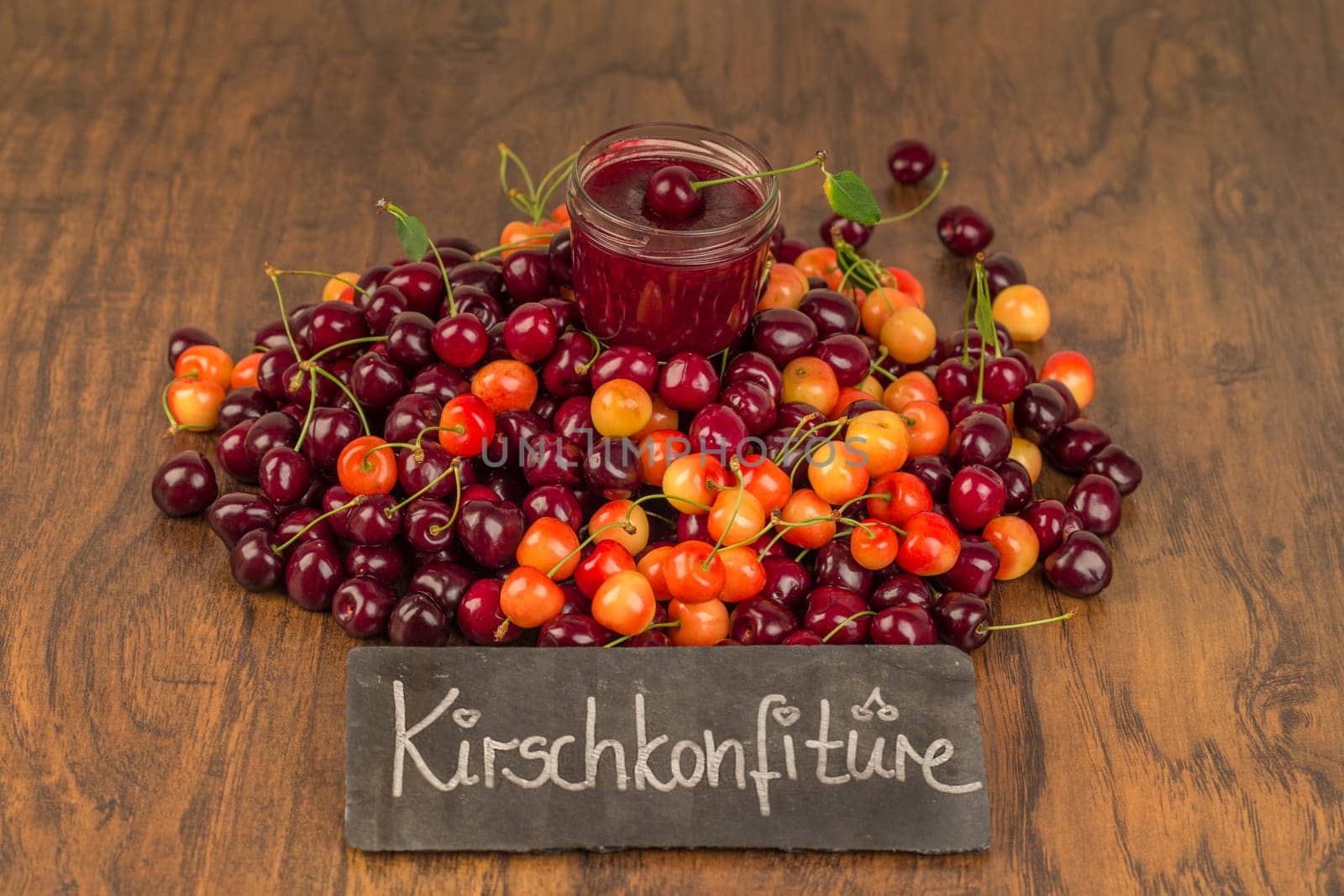 Cook cherry jam