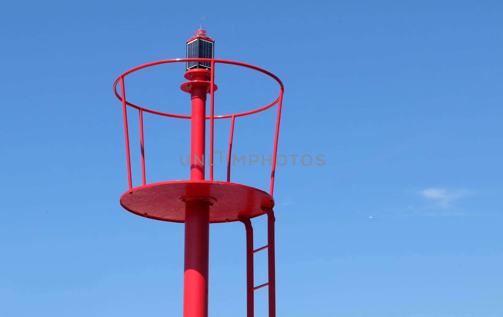 red lighthouse tip