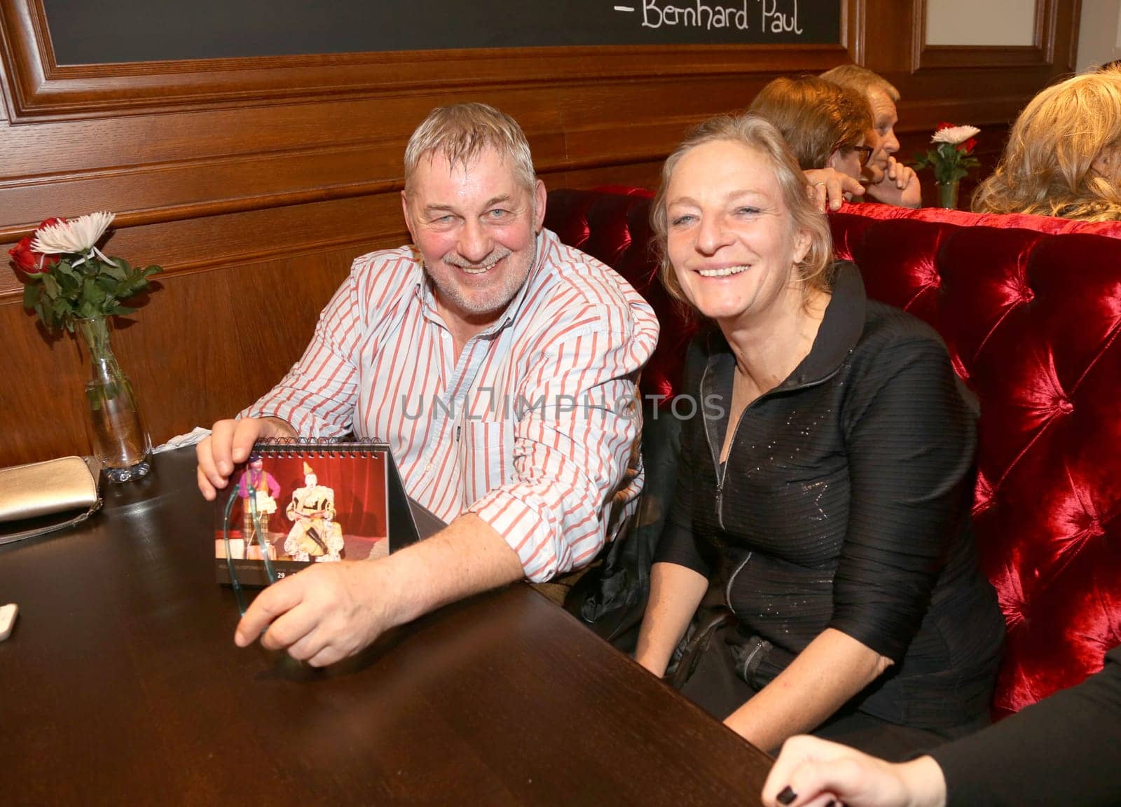 Heinz Hoenig und. Gabriele Lechner  , Roncalli Grand Cafe Eroeffnung  im Levanthehaus Hamburg am 01.12.2015