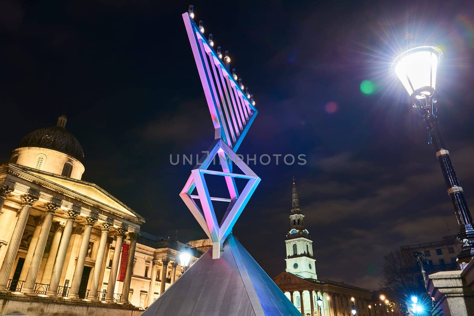 LONDON, UK - DECEMBER 13