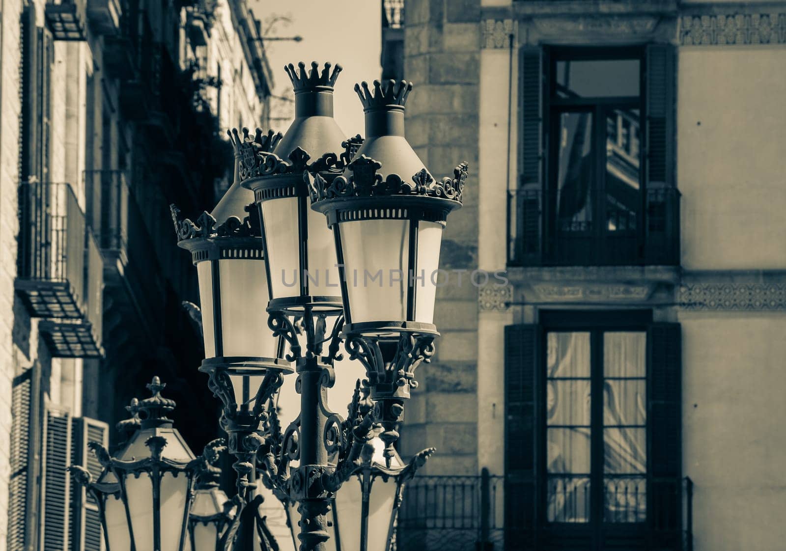 Barcelona – A European city between antiquity and modernity,on the Mediterranean Sea.