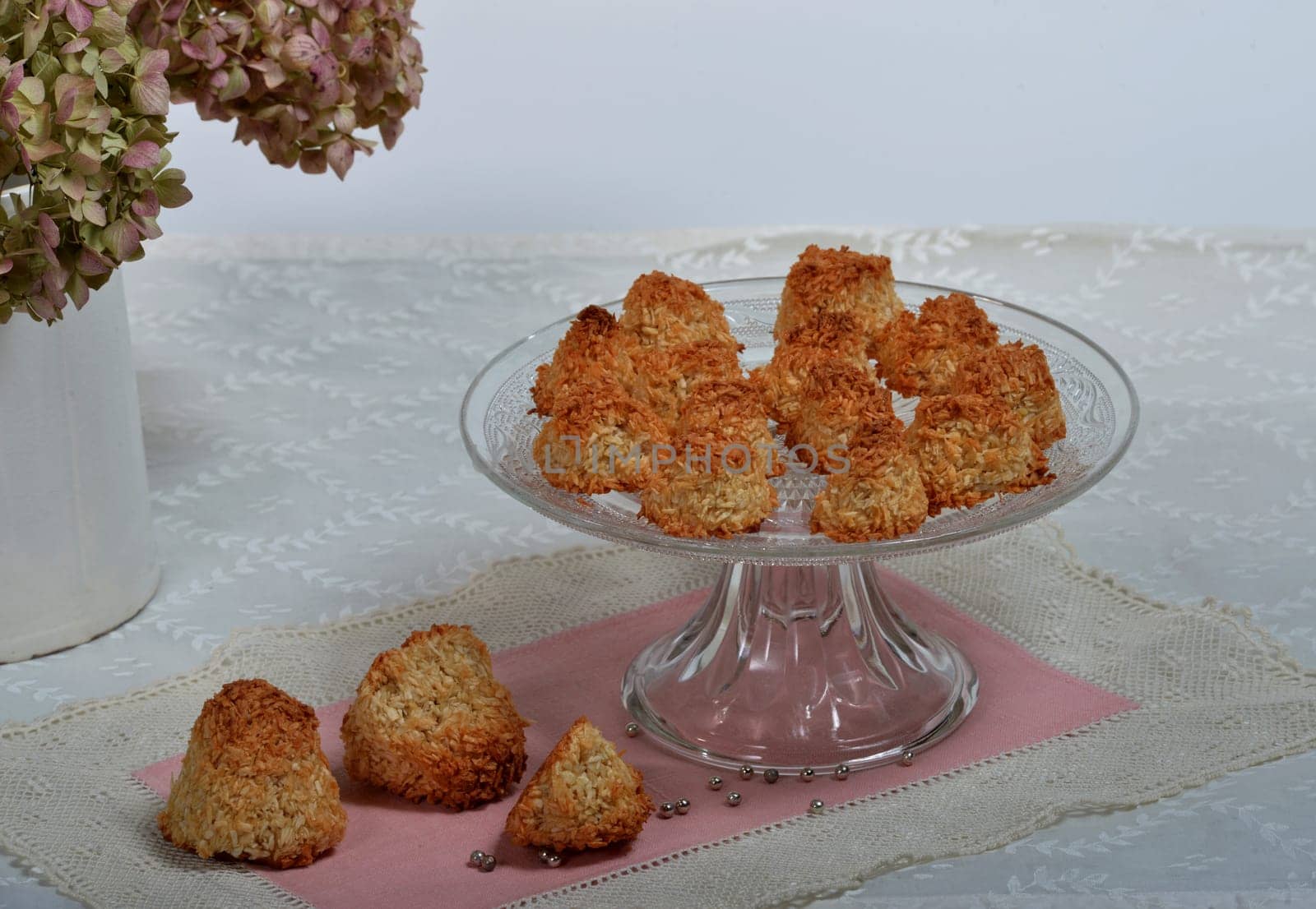cakes with coconut with silver dragees