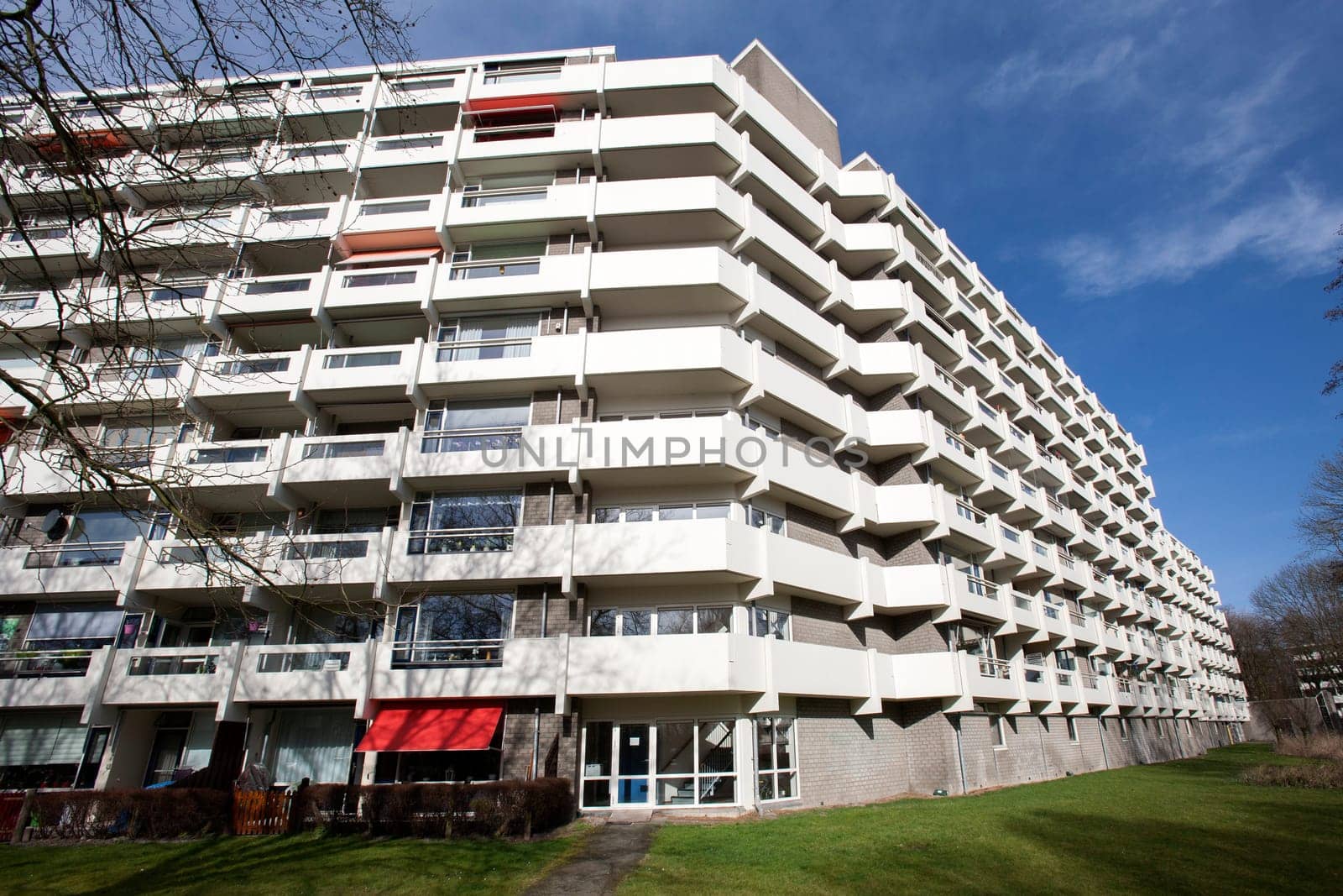 Apartment block from the seventies in a green environment. At the moment a lot of the apartments are used as social housing and for the elderly.