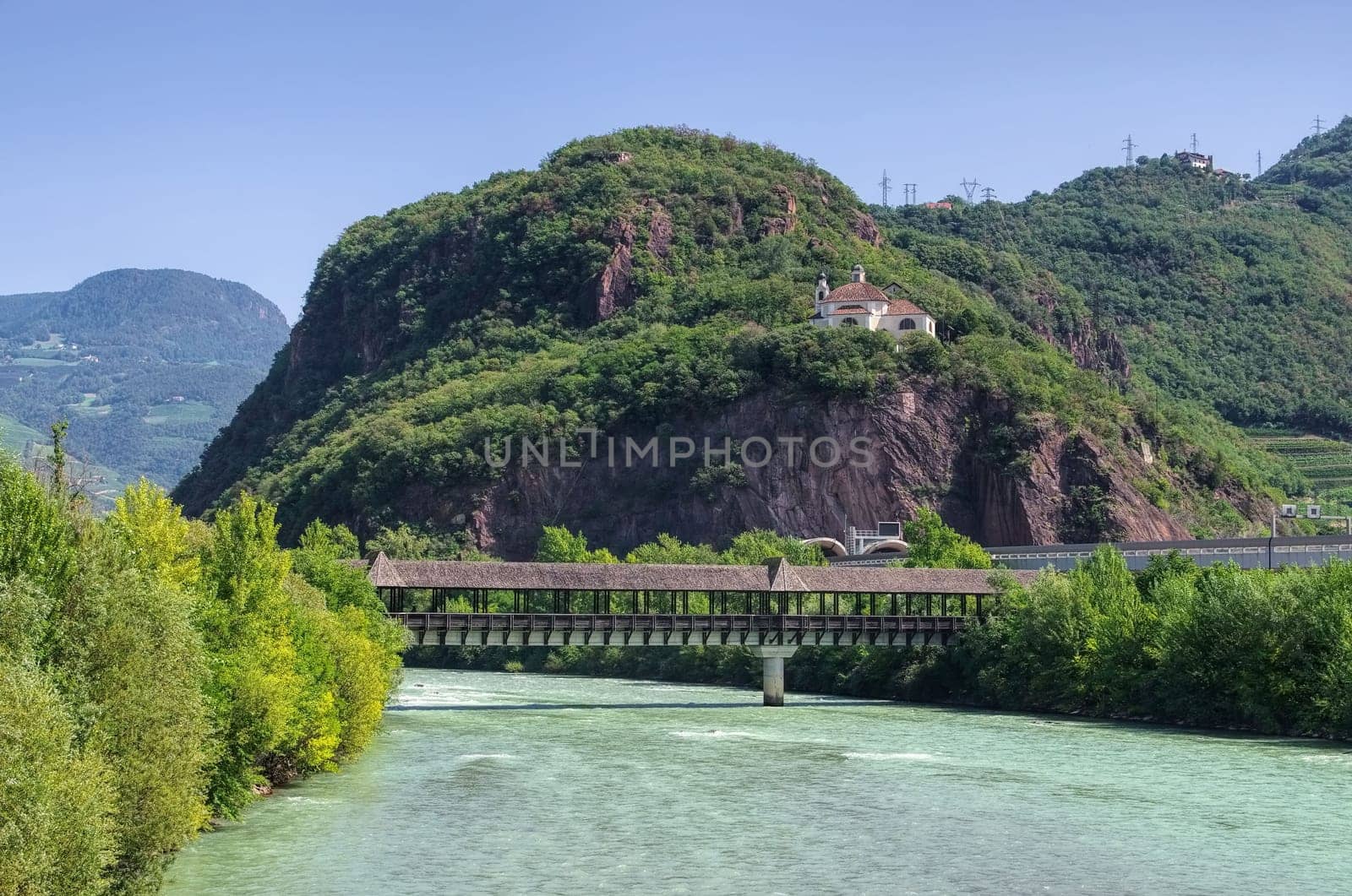 Bolzano Holy Tomb Church - Bolzano Chiesa del Santo Sepolcro and river