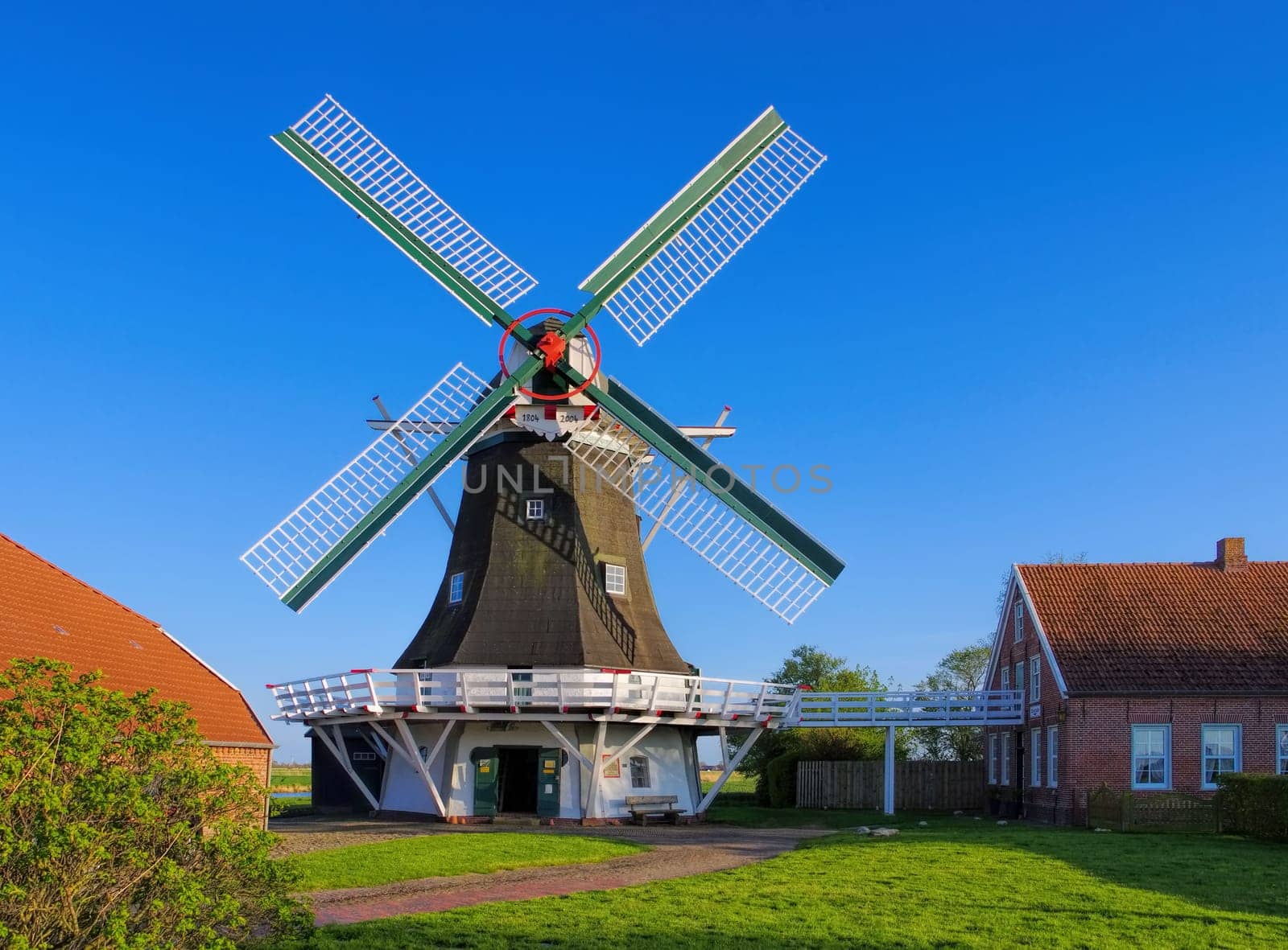 Neuharlingersiel Seriemer Muehle - windmill Neuharlingersiel 01