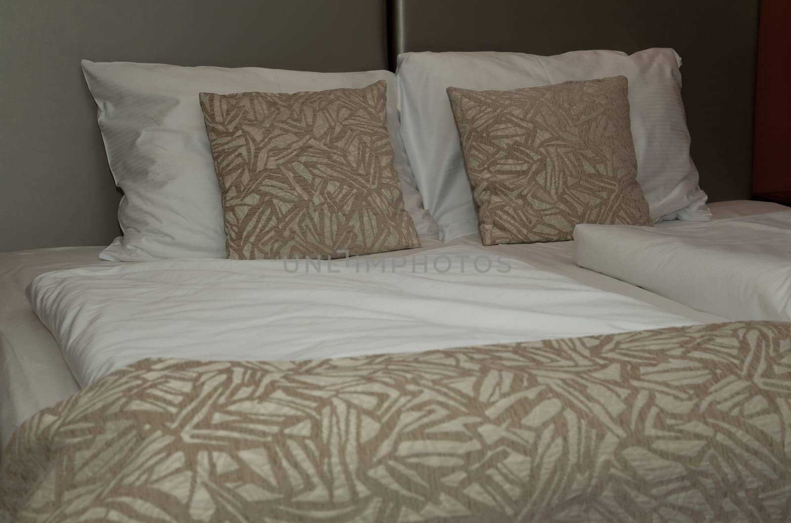 Double bed room in luxury suite