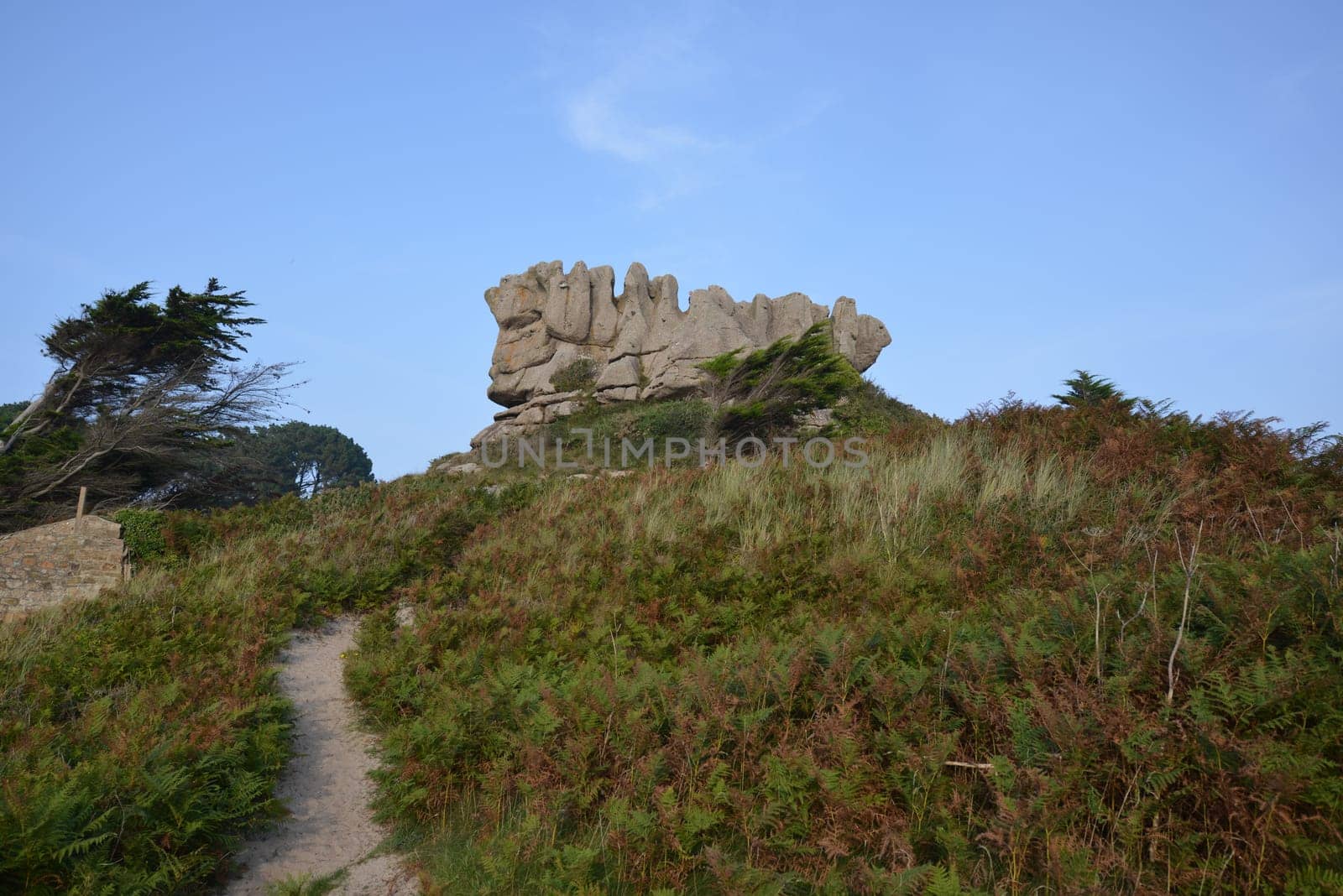 Hike on the customs trail in Brittany