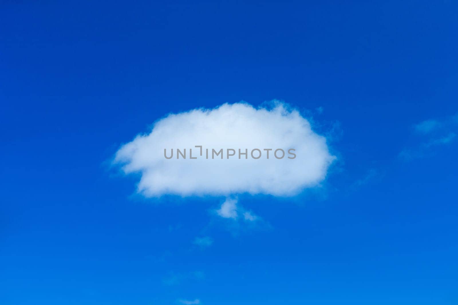 clouds in the blue sky