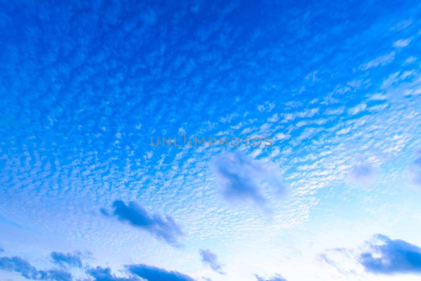 clouds in the blue sky