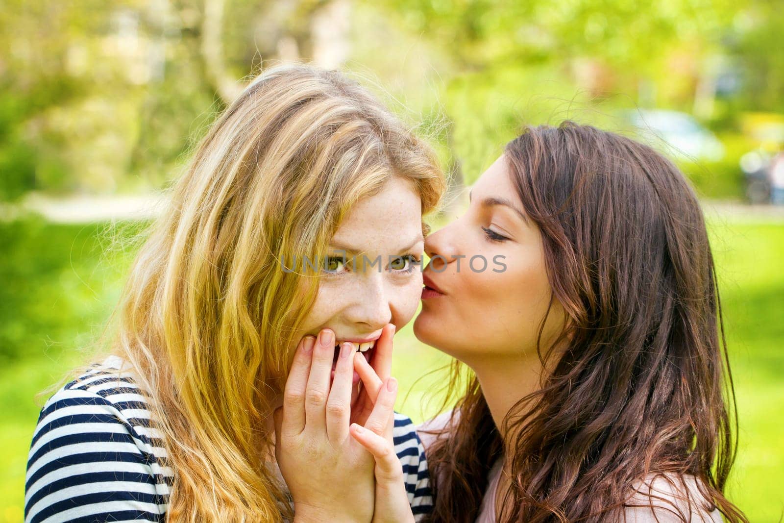 News among girlfriends