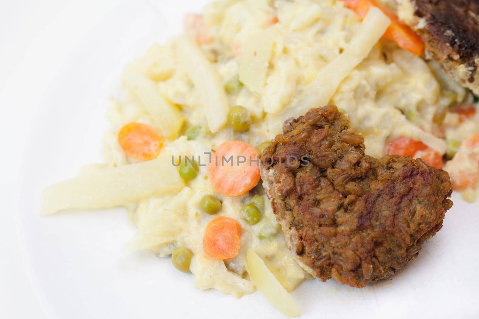 Vegetarian with heart - Green seed roasts on colorful vegetables,tasty,fresh and fast in preparation