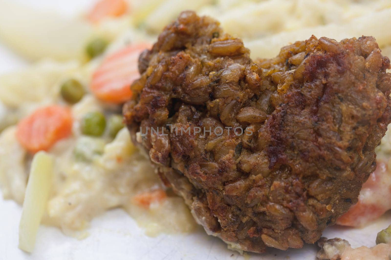 Vegetarian with heart - Green seed roasts on colorful vegetables,tasty,fresh and fast in preparation
