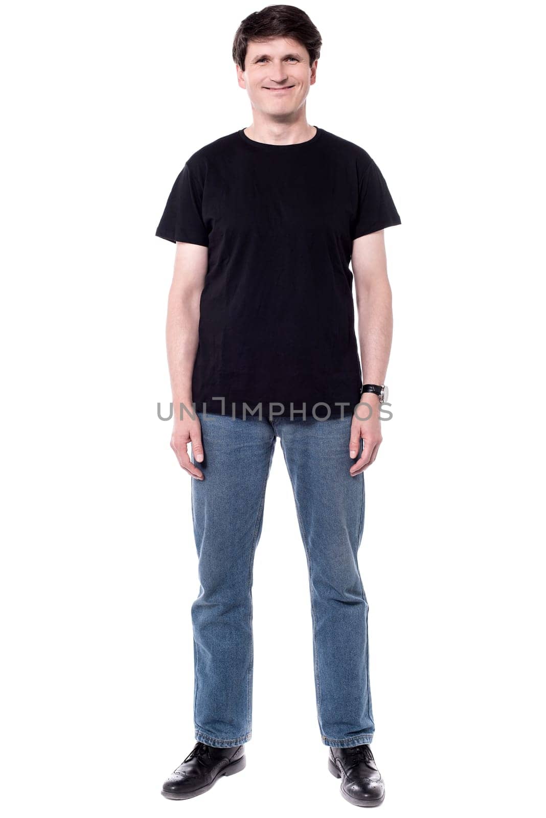 Full length picture of a casual man