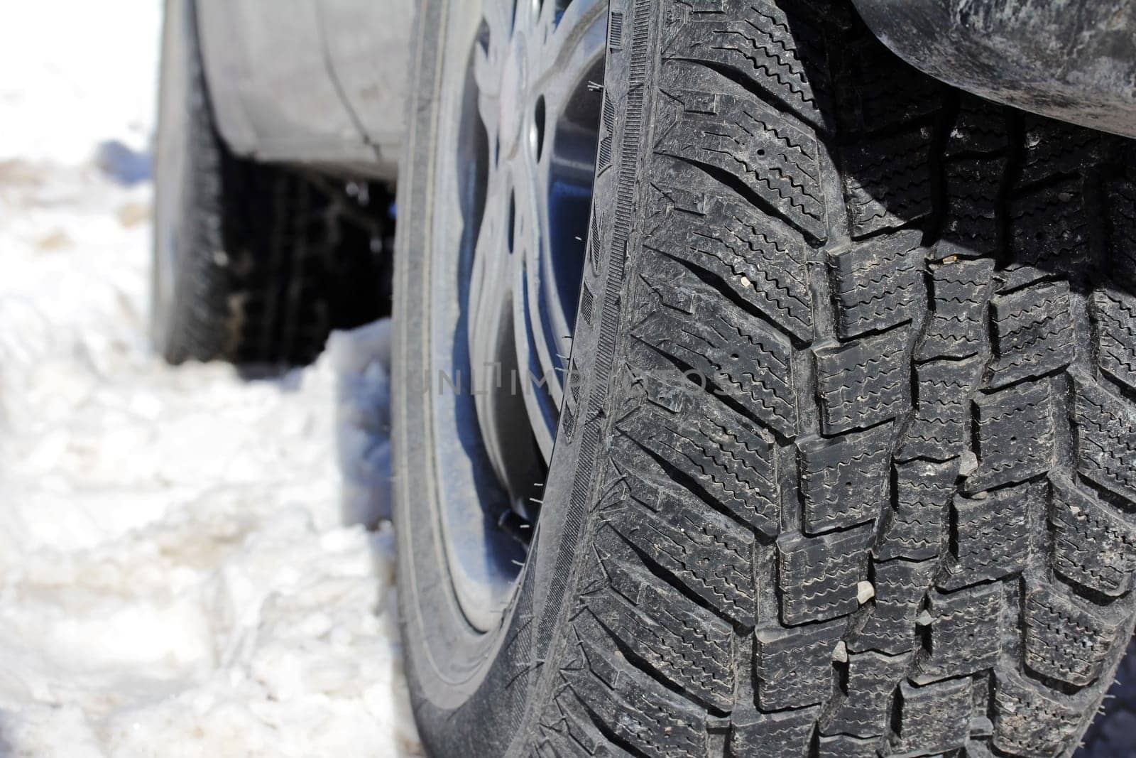 Winter tyres on a car - Good winter tyres are important