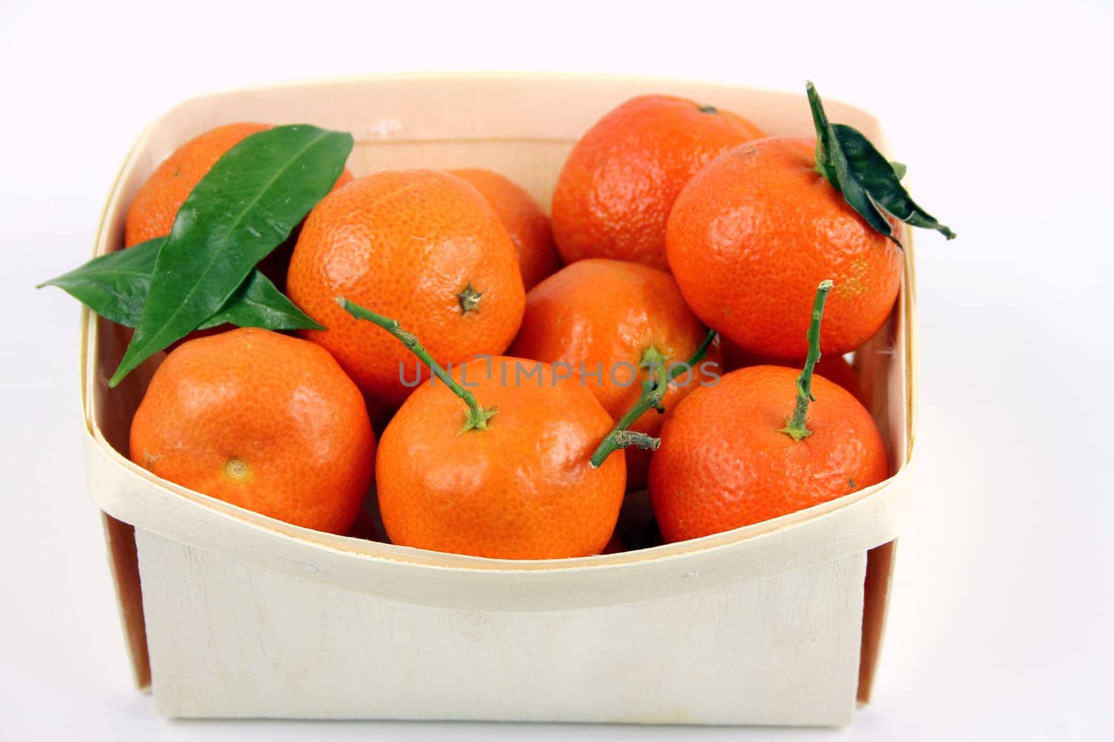 Mandarins in the fruit basket