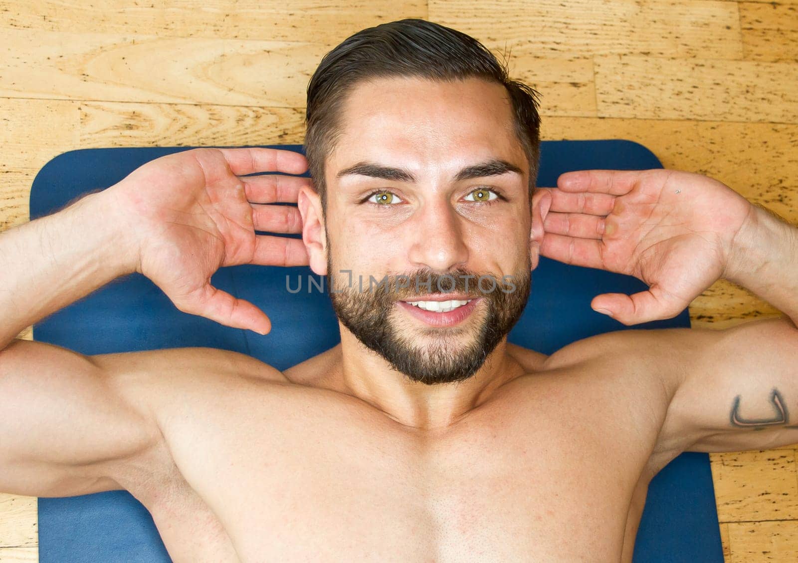 Abdominal muscles train