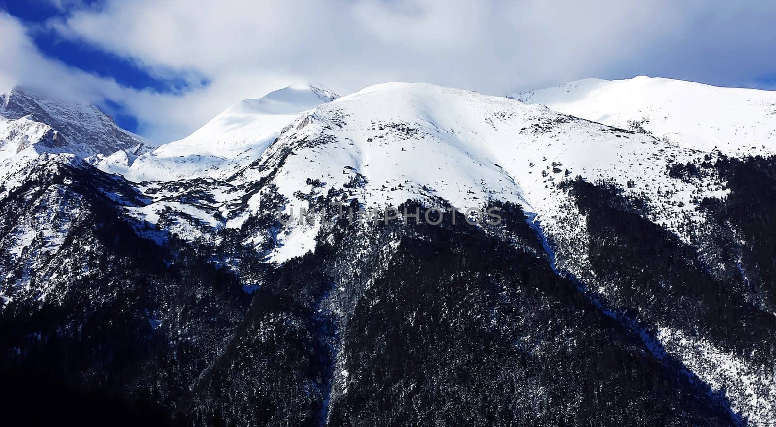 Snow cowered peaks in Bansko, Bulgaria