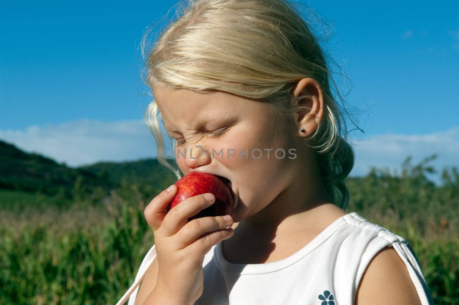 Maedchen,Apple Food