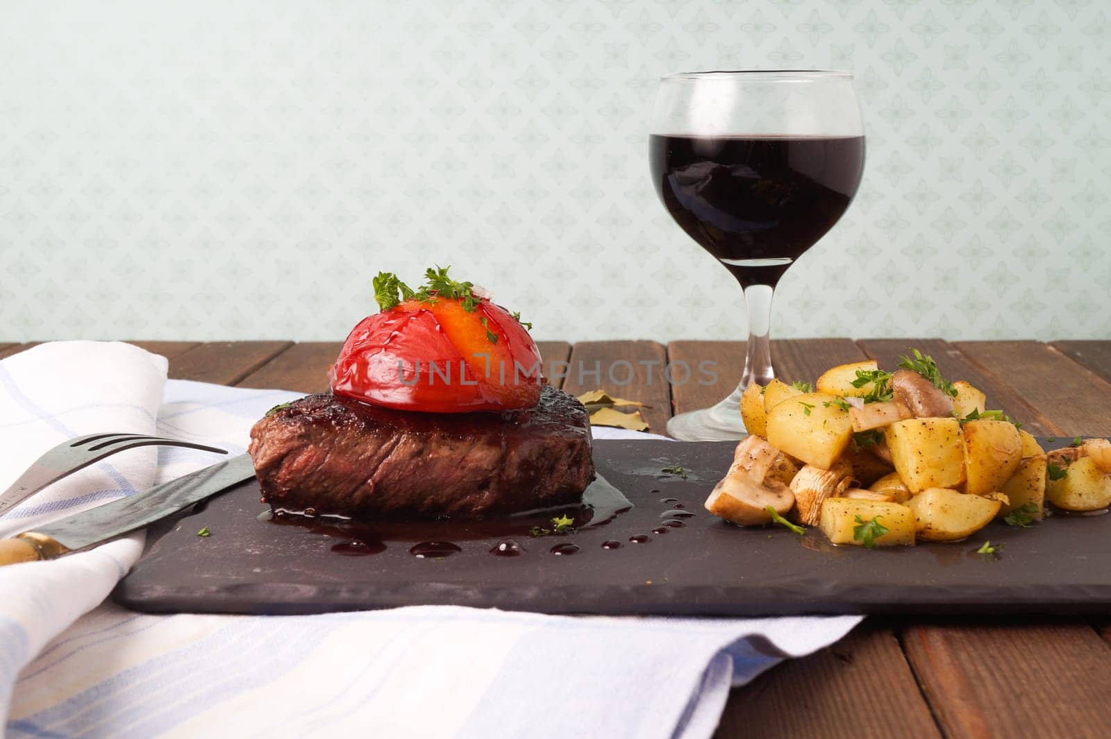 Sirloin steak with roasted potatoes and mushrooms