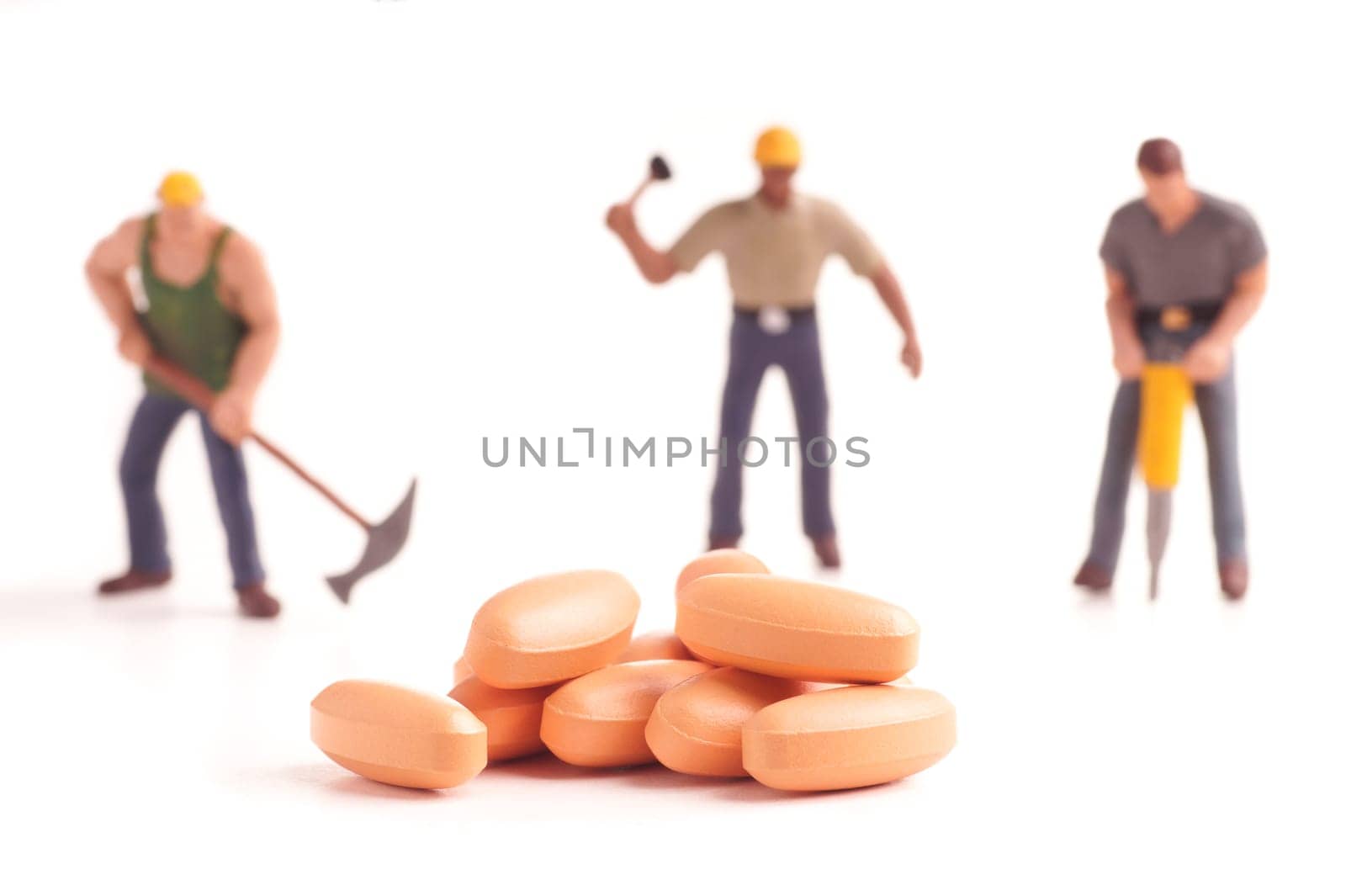 medicine and workmen, tablets medicine and workers, figurine isolated
