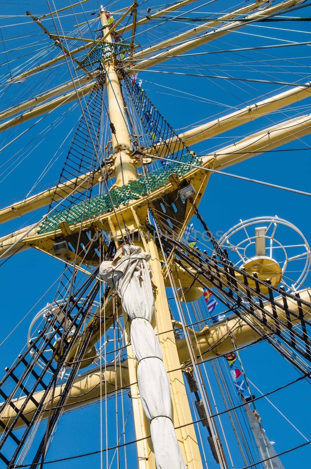 Mast with sails of an old sailing vessel