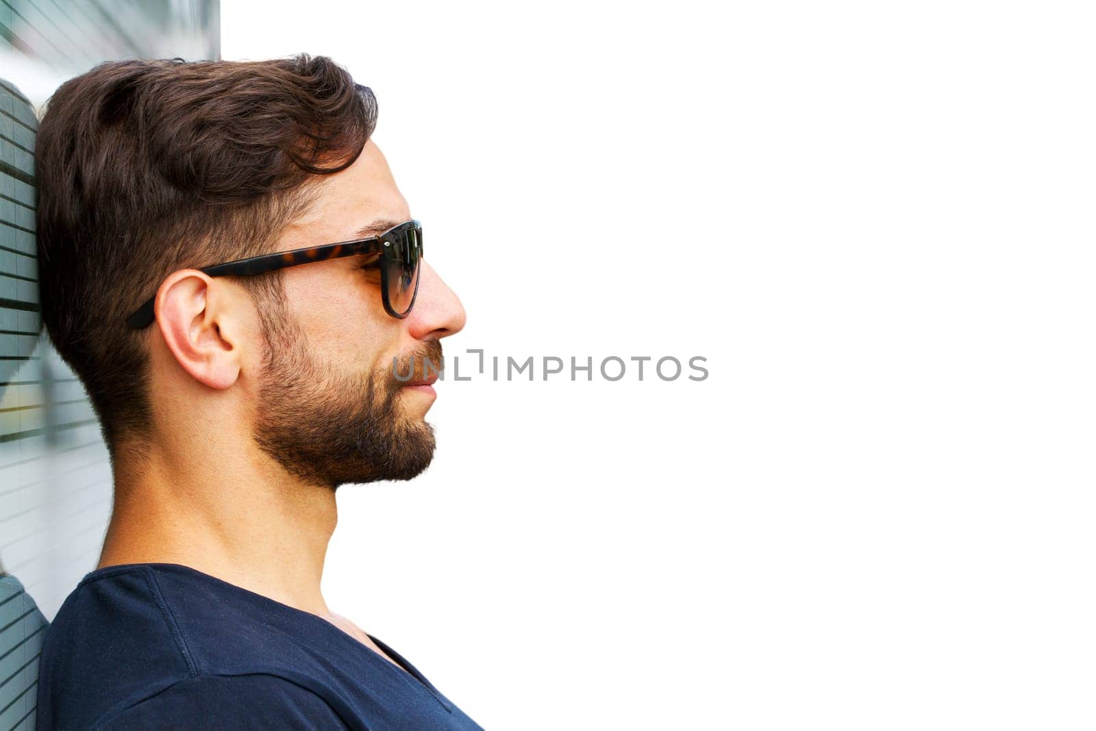 Young man with sunglasses