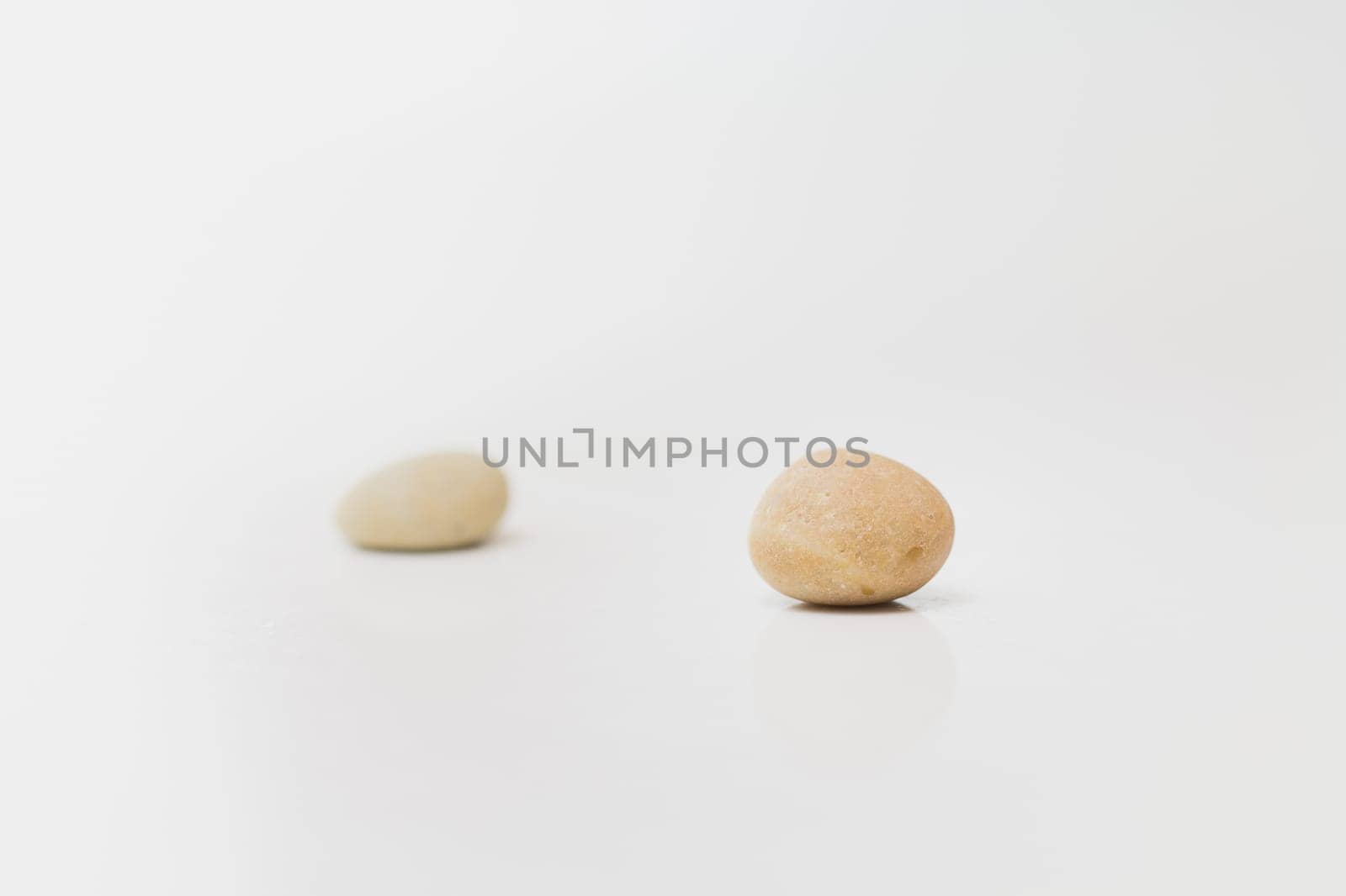 Two stones,sharp and fuzzy,front and back,contrast and pair