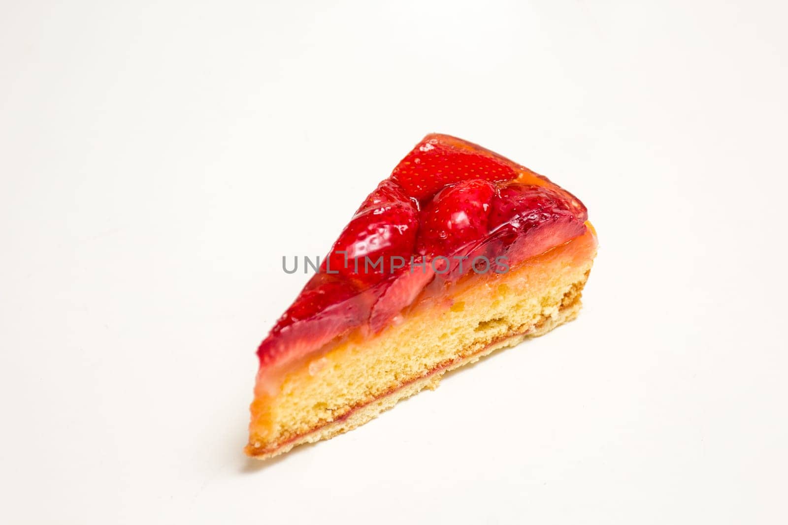 Fresh strawberry cake - a piece of summer yuppours