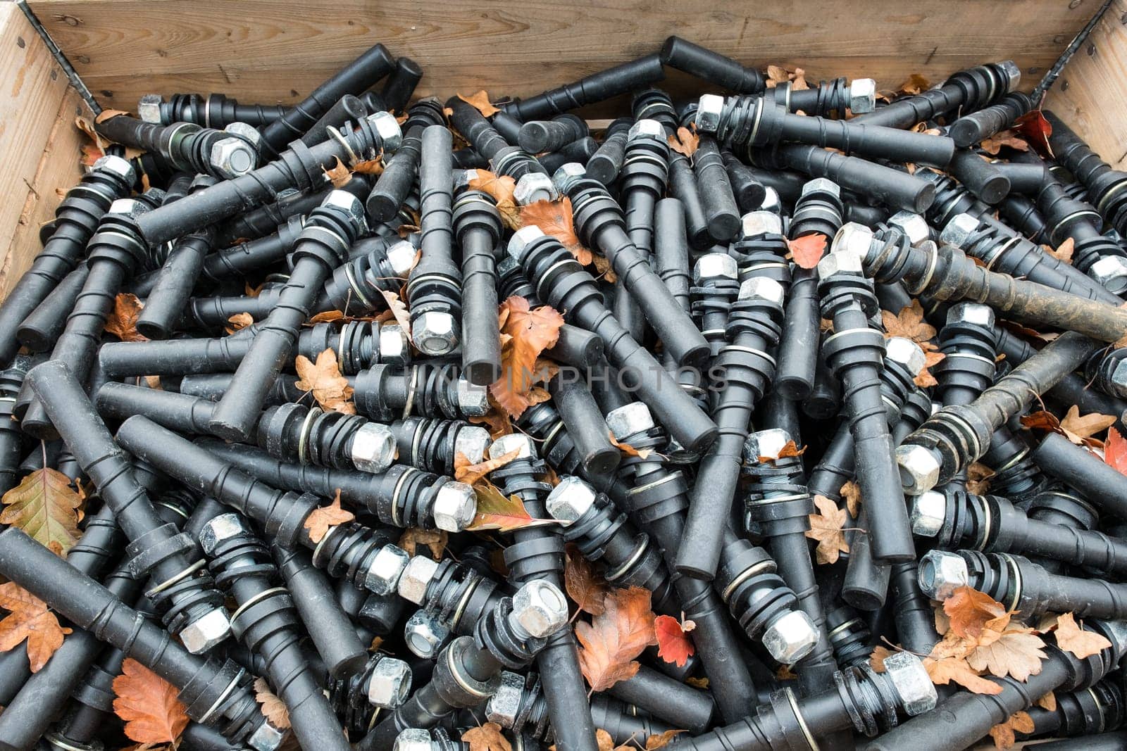 Screws with spring ring for the construction of a tram