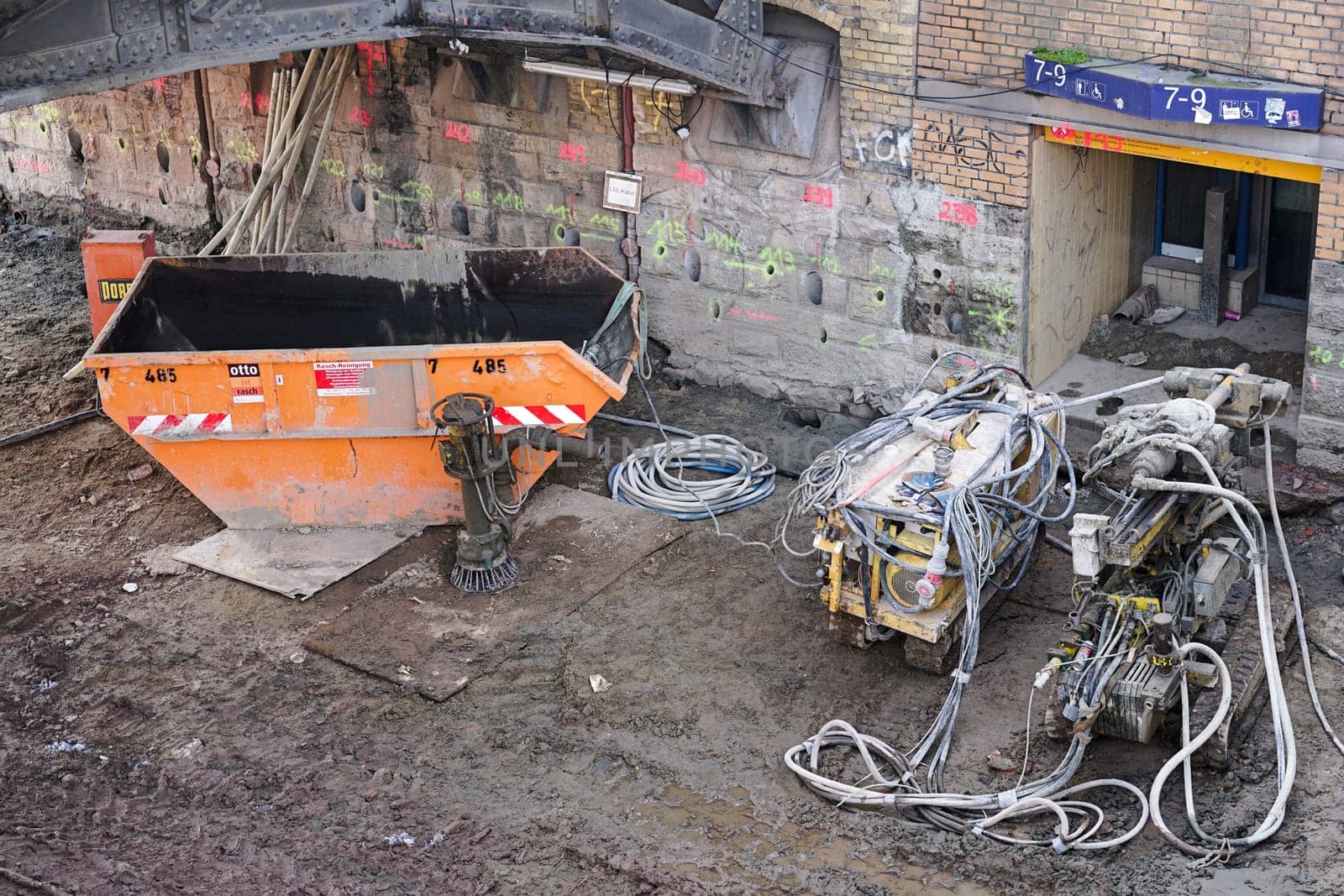 Preparations for the construction of the City Tunnel at Magdeburg Central Station