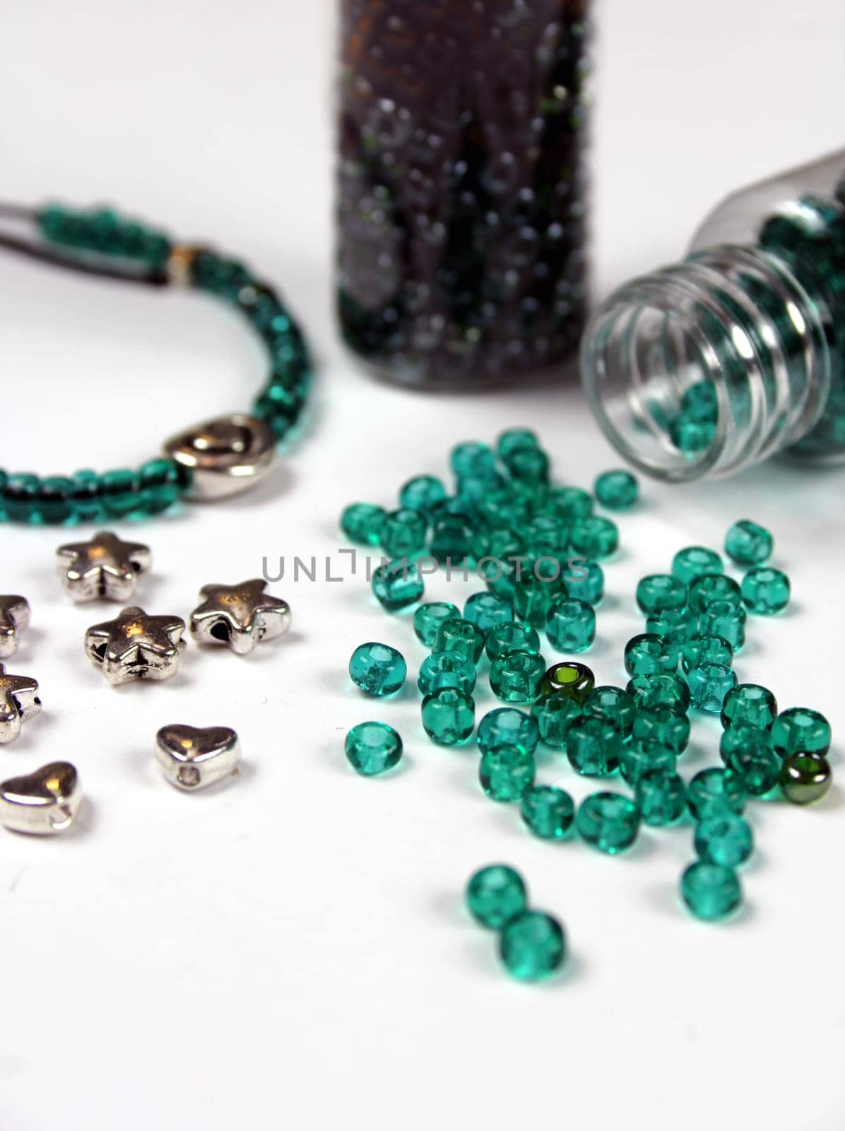 Glass beads and accessories for jewellery making