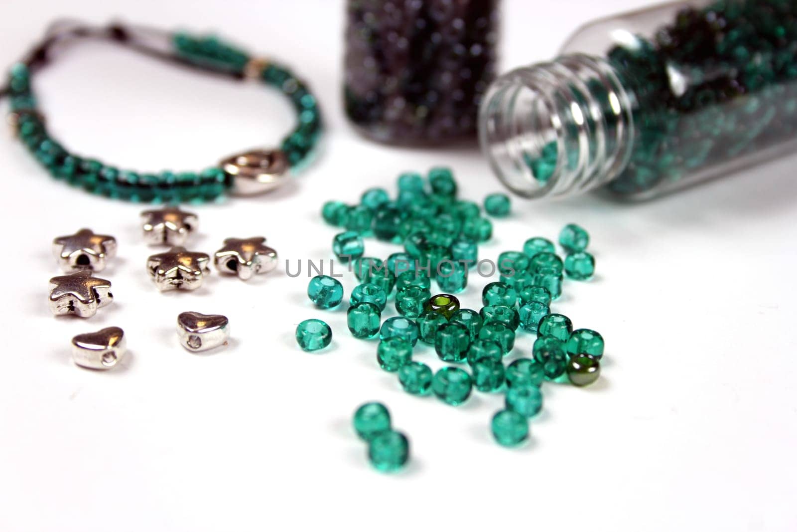 Glass beads and accessories for jewellery making