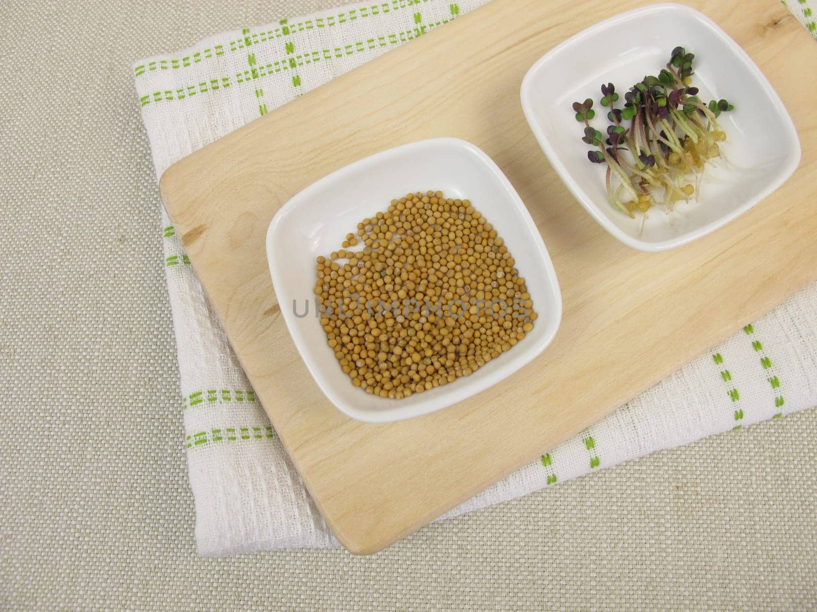 Yellow mustard seed and mustard sprouts