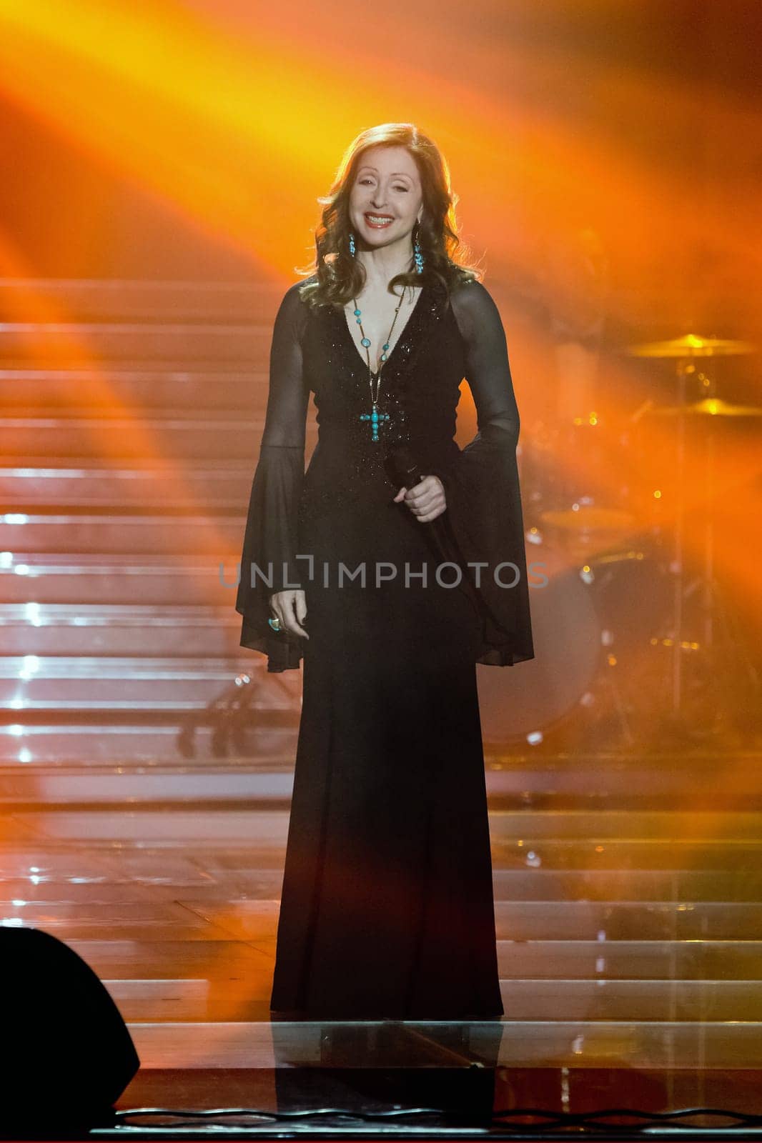 Vicky Leandros sings "Apres toi"" with Carmen Nebel at the Berlin Velodrom "" Welcome to Carmen Nebel""."