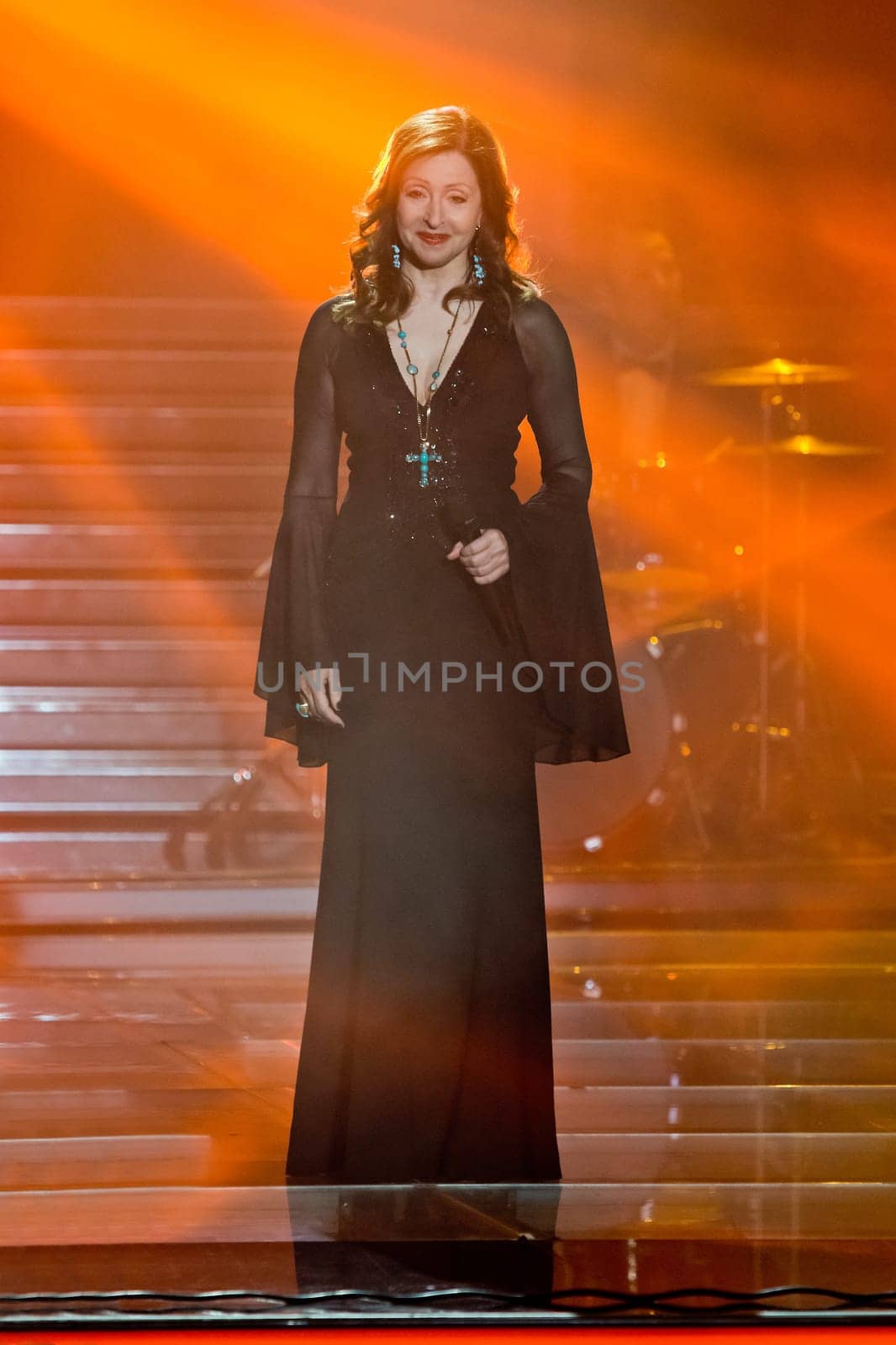 Vicky Leandros sings "Apres toi"" with Carmen Nebel at the Berlin Velodrom "" Welcome to Carmen Nebel""."