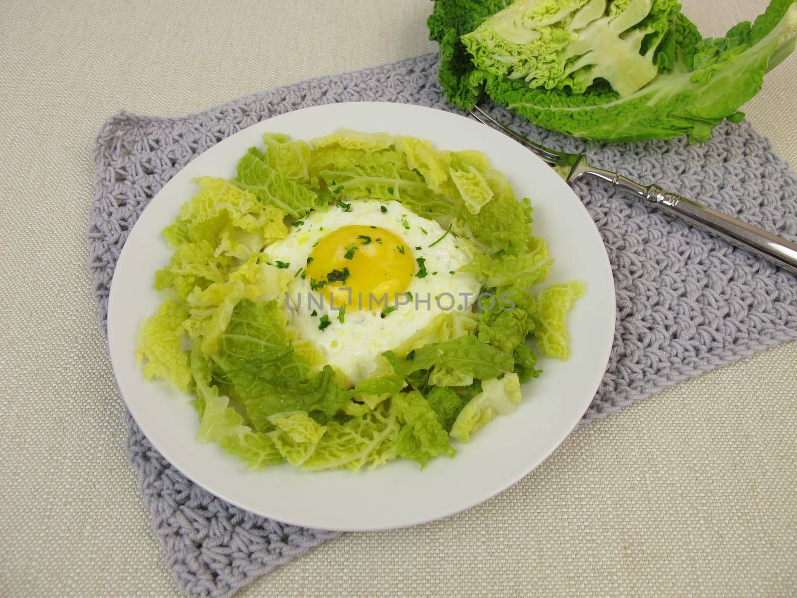 Wirsing with fried egg