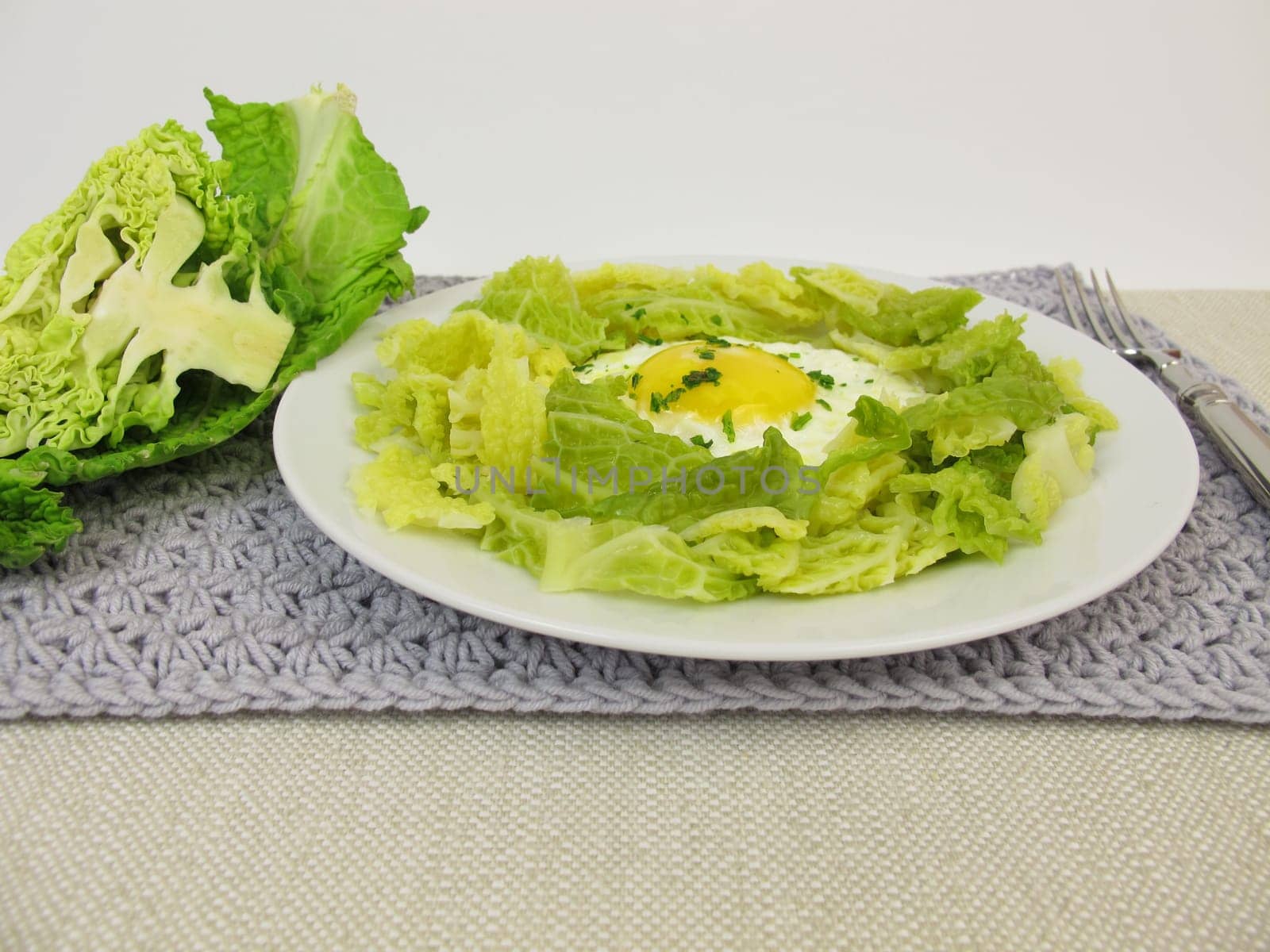 Wirsing with fried egg