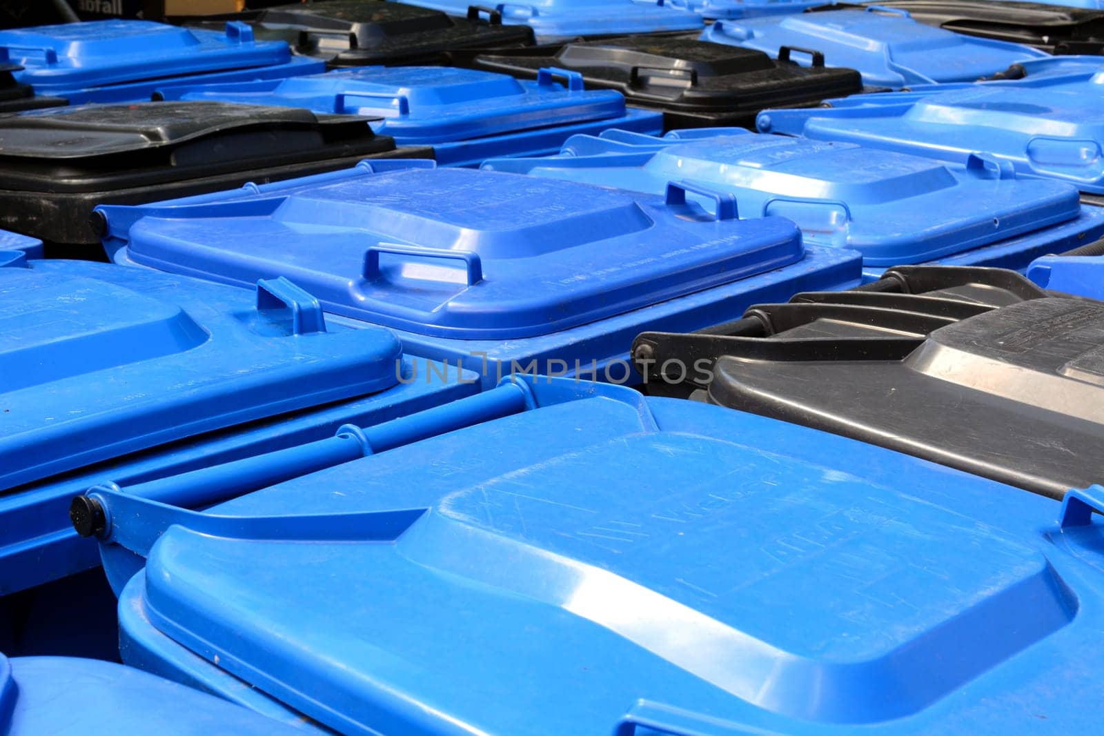 Blue tons