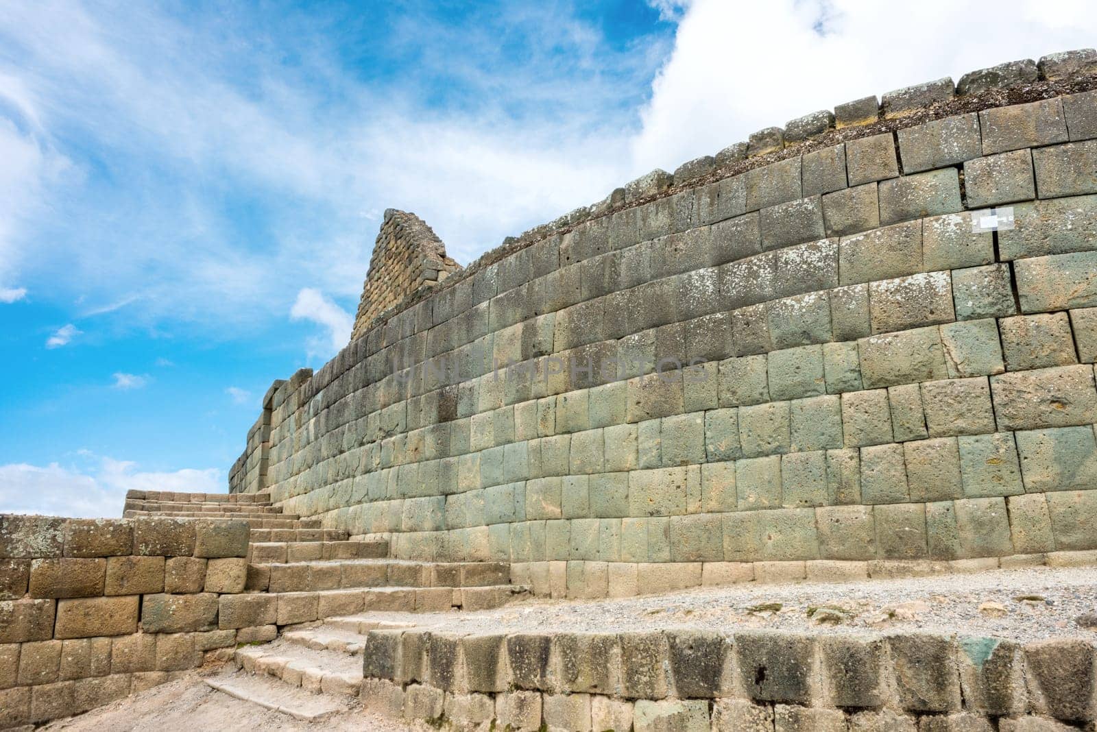 Ingapirca, Inca wall and town, largest known Inca ruins in Ecuador.