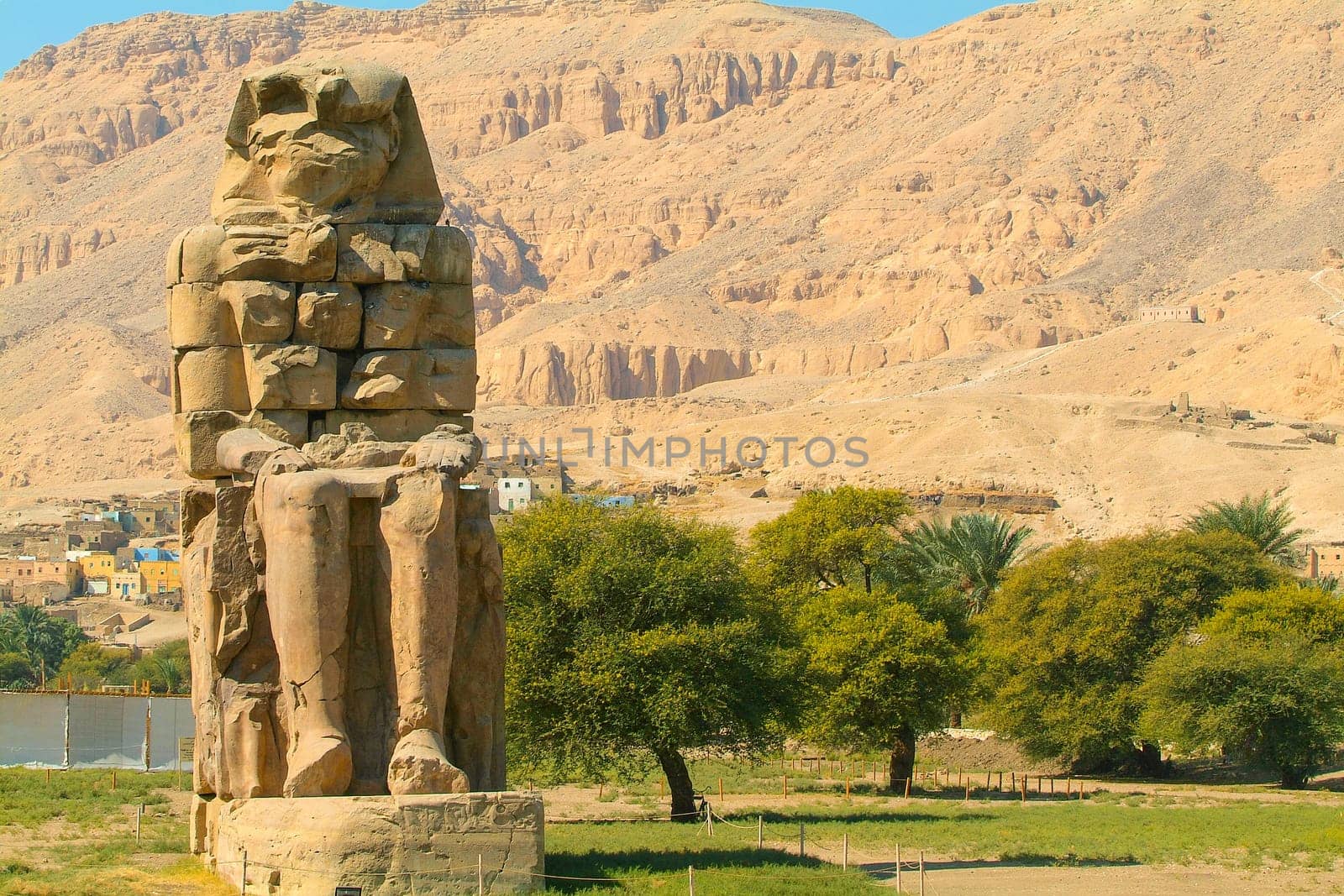 Egypt, Upper Egypt, Nile Valley, Gaugue bank of Thebes, about Luxor, Colossi of Memnon classified World Heritage