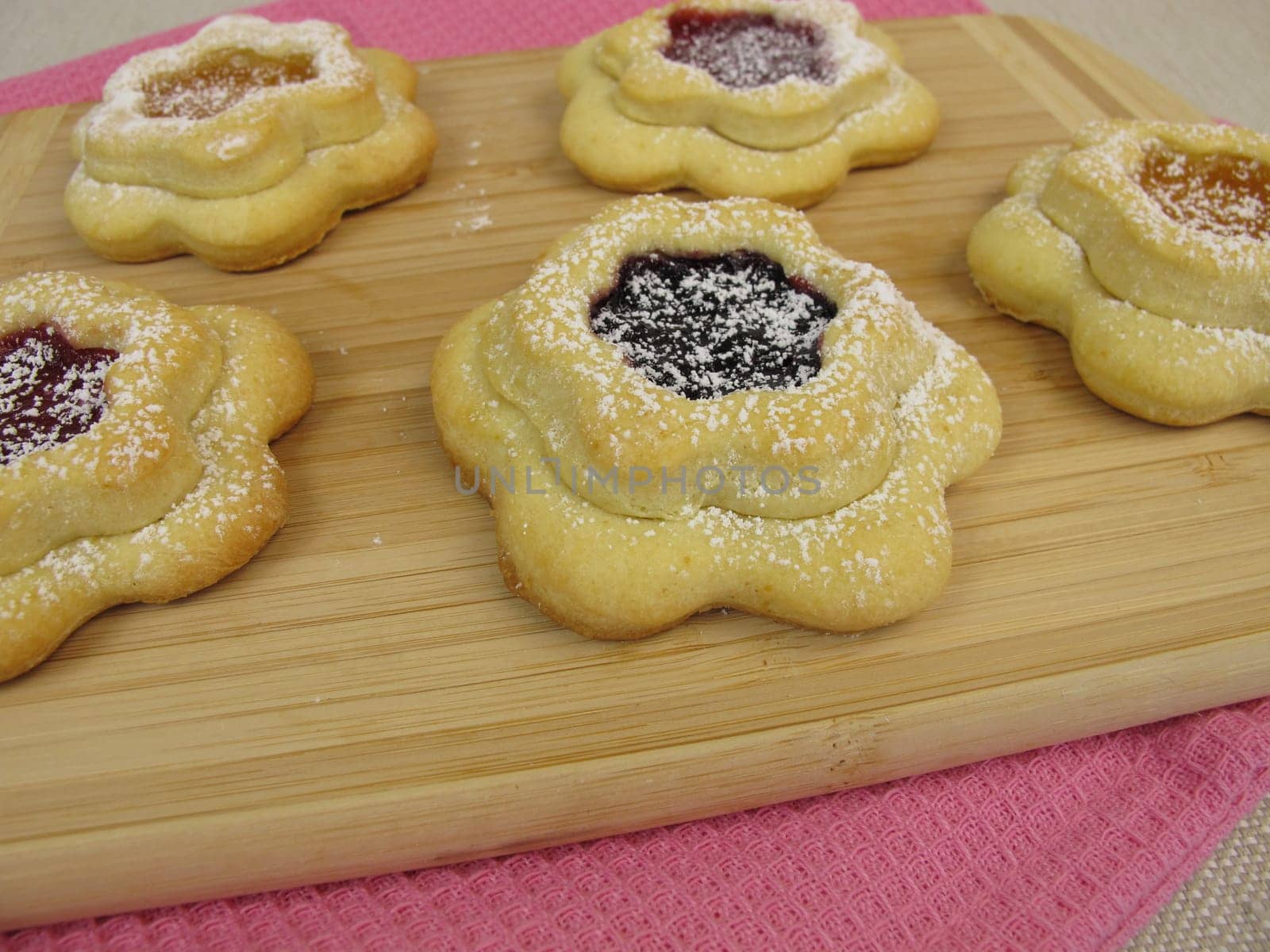 Flower biscuits stuffed with jam