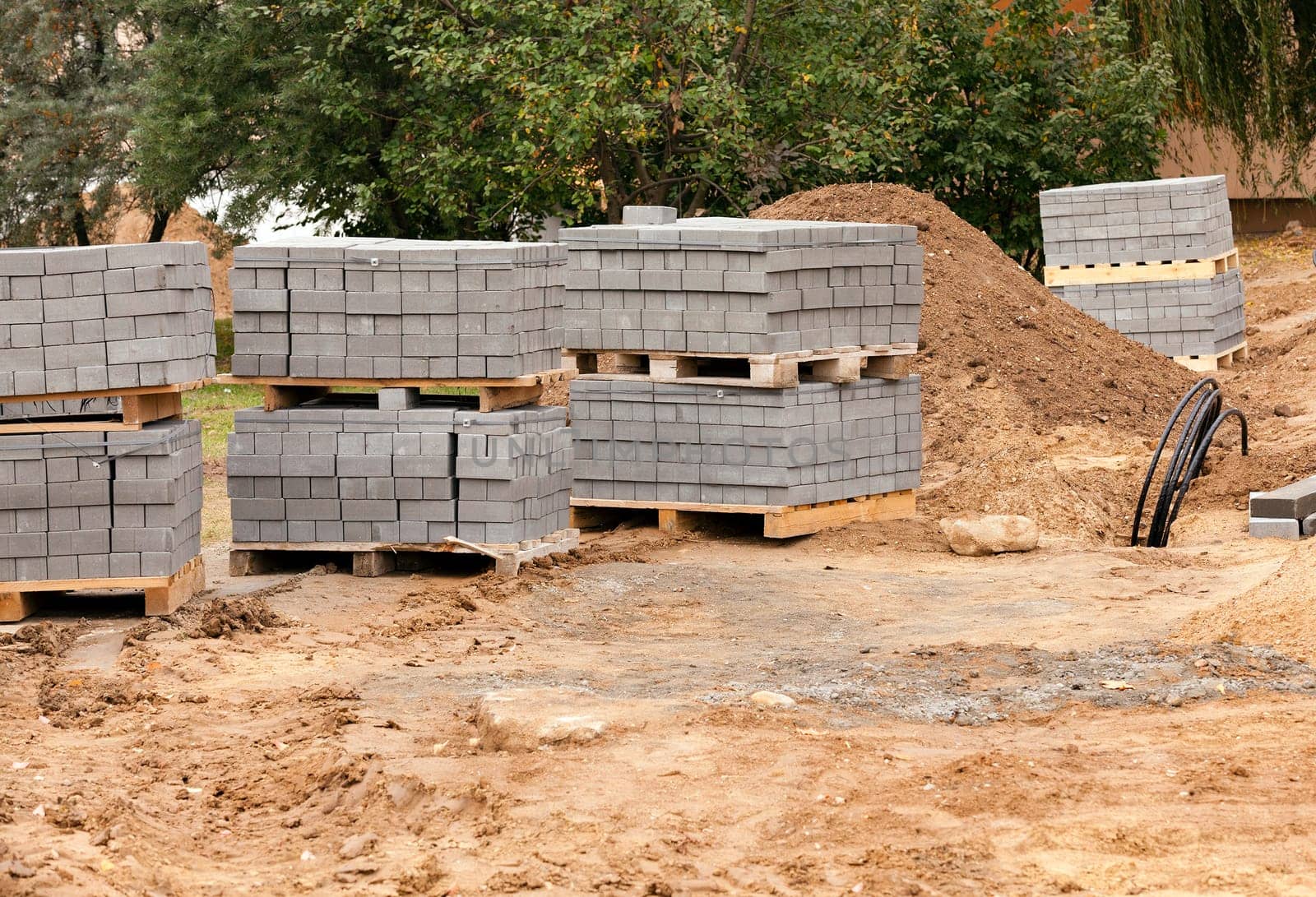 the packed paving slabs brought for laying