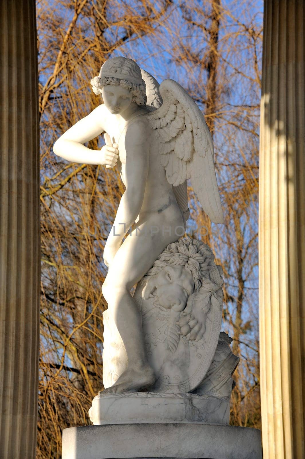 versailles temple of love with its center the statue of Cupidon